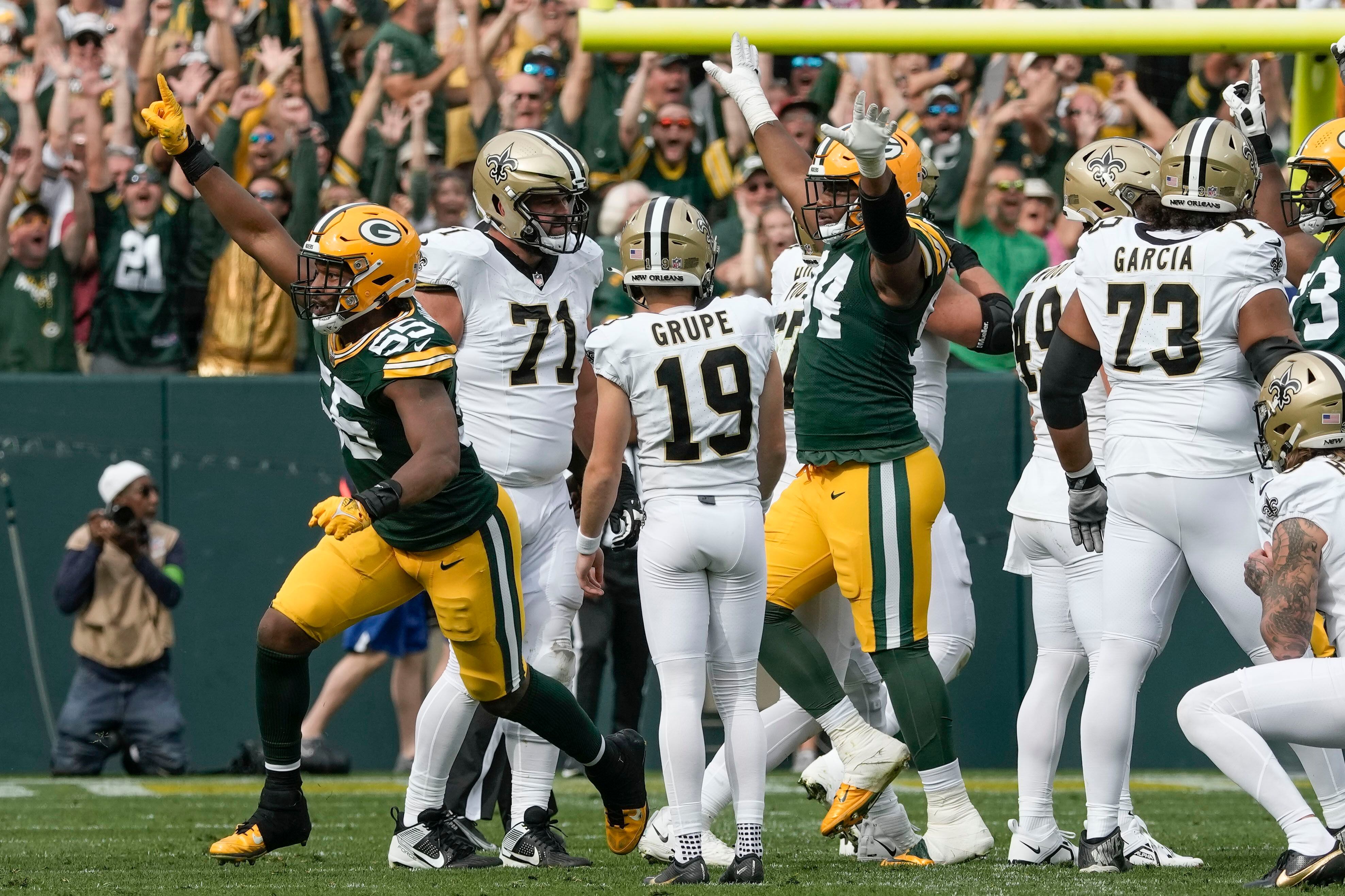 Green Bay Packers Crushed by New Orleans Saints - Sports