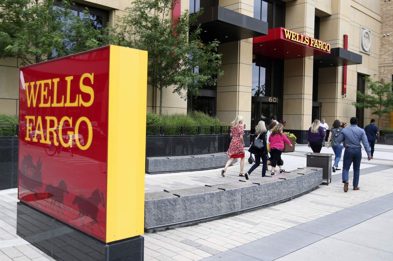 Wells Fargo posts $2 billion profit in 3Q, reversing 2Q loss