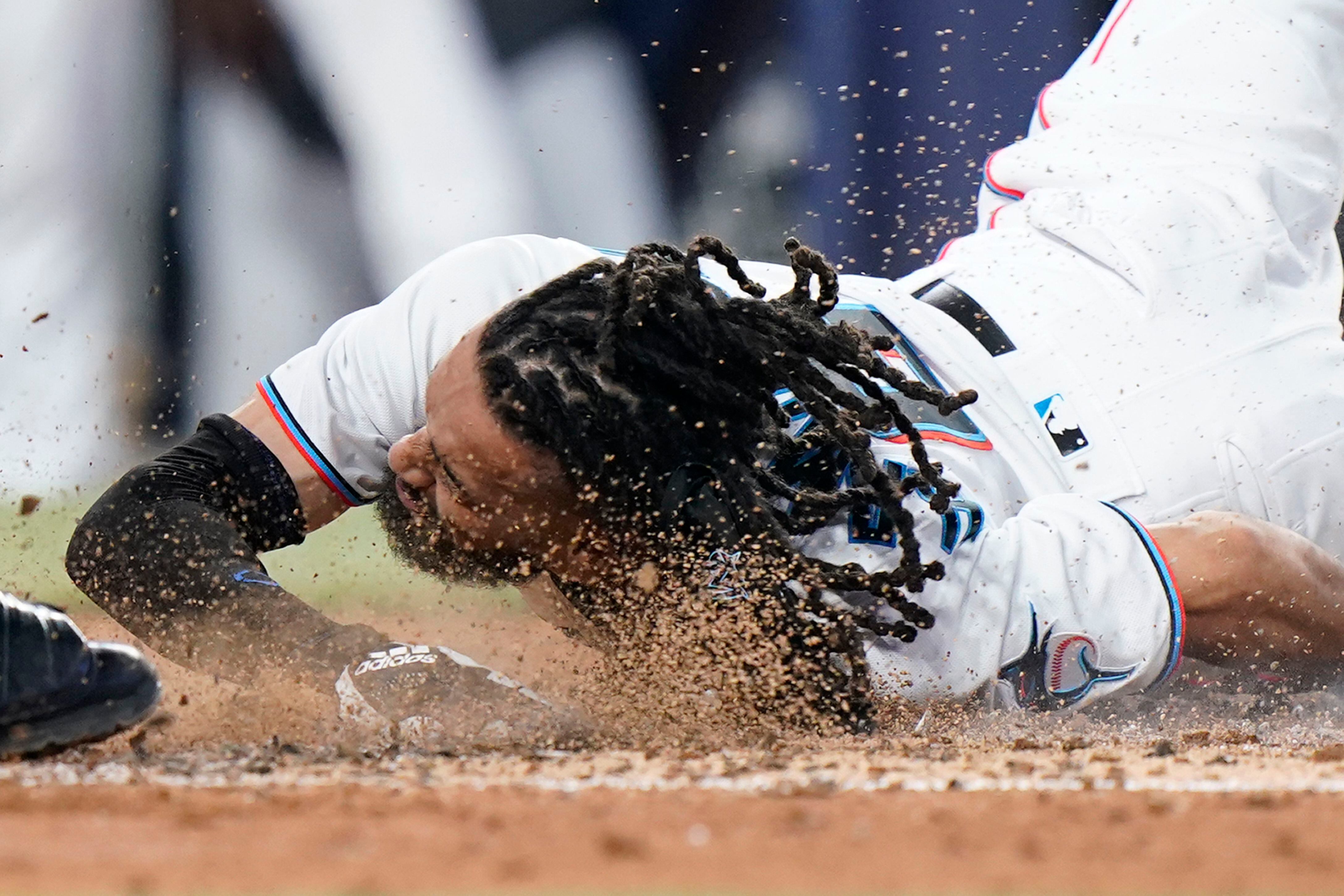 Berti's RBI single in 11th lifts Marlins over Pirates