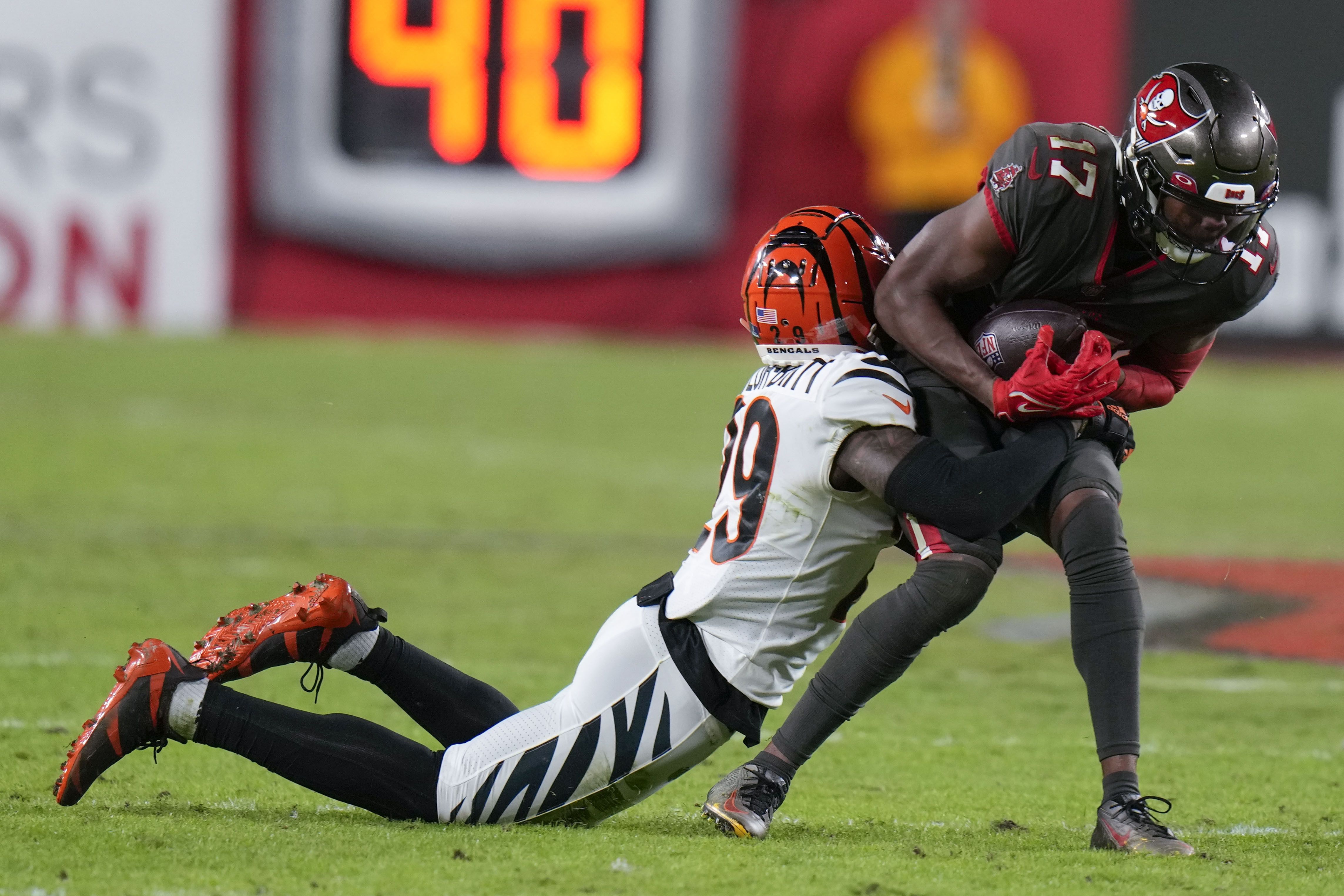 Bengals rally from 17-point deficit, drop Buccaneers 34-23