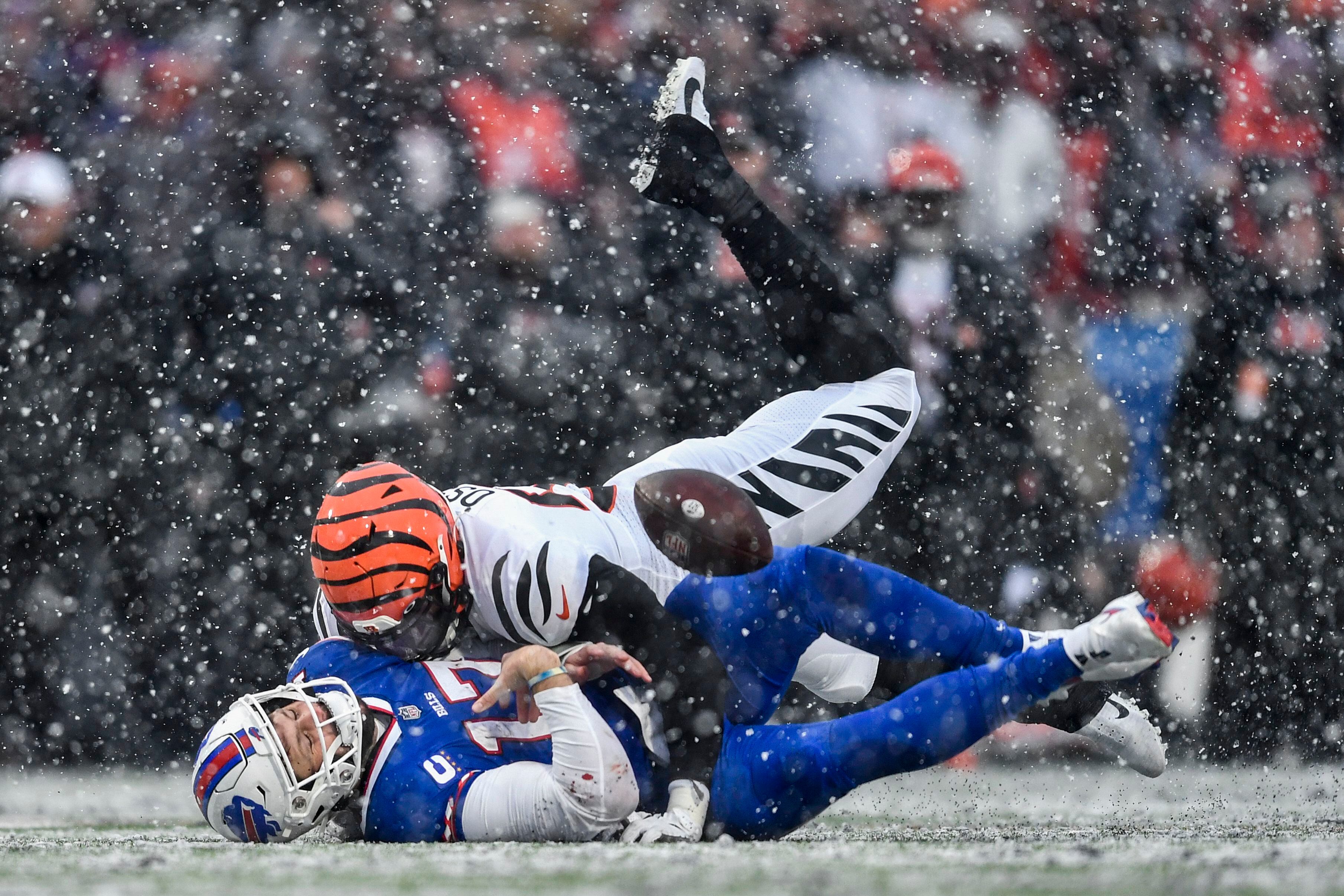 Bengals bounce Bills in the snow, advance to second straight AFC