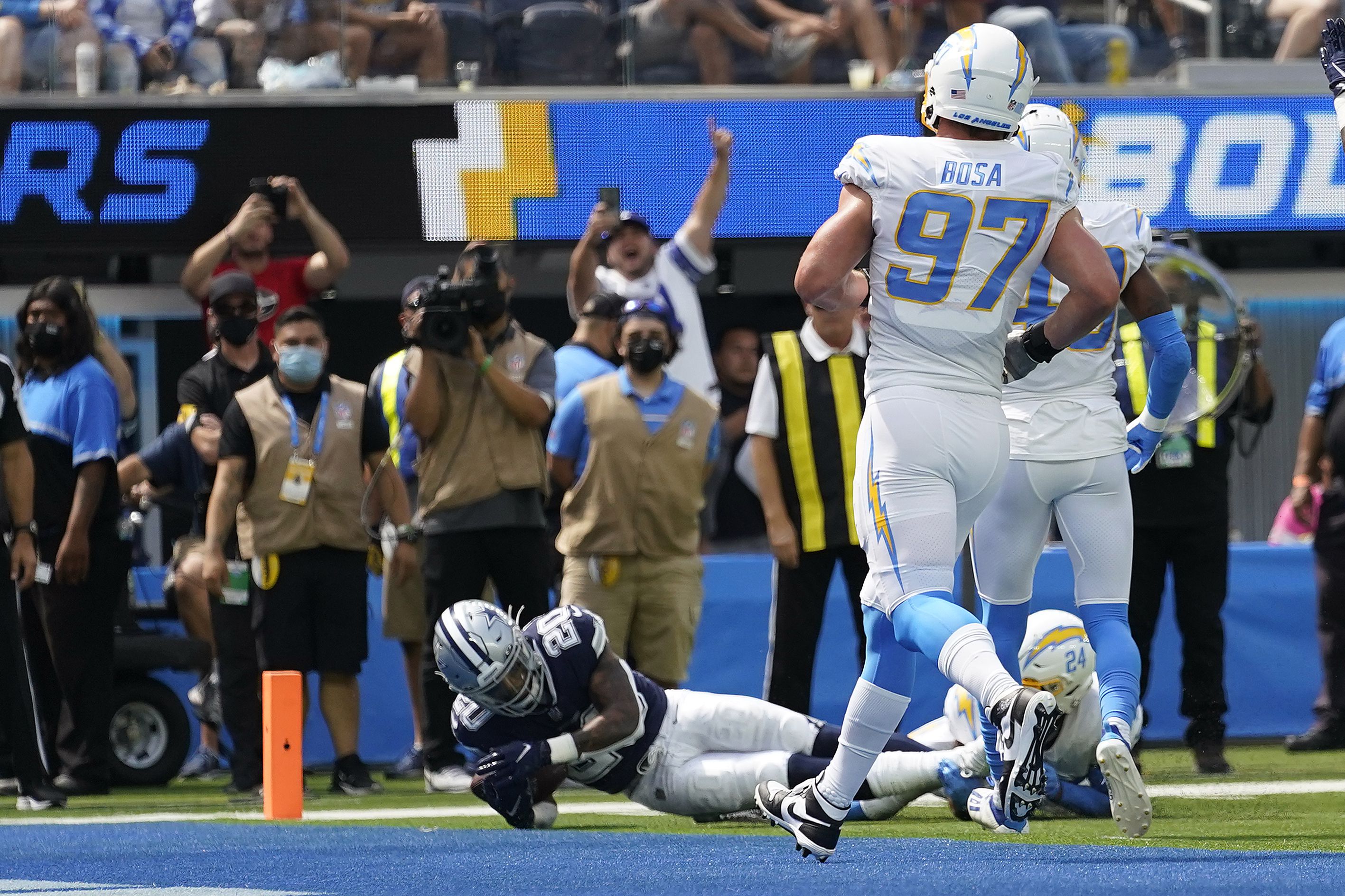 Dallas Cowboys 20-17 Los Angeles Chargers: Greg Zuerlein kicks game-winning  field goal as time expires, NFL News