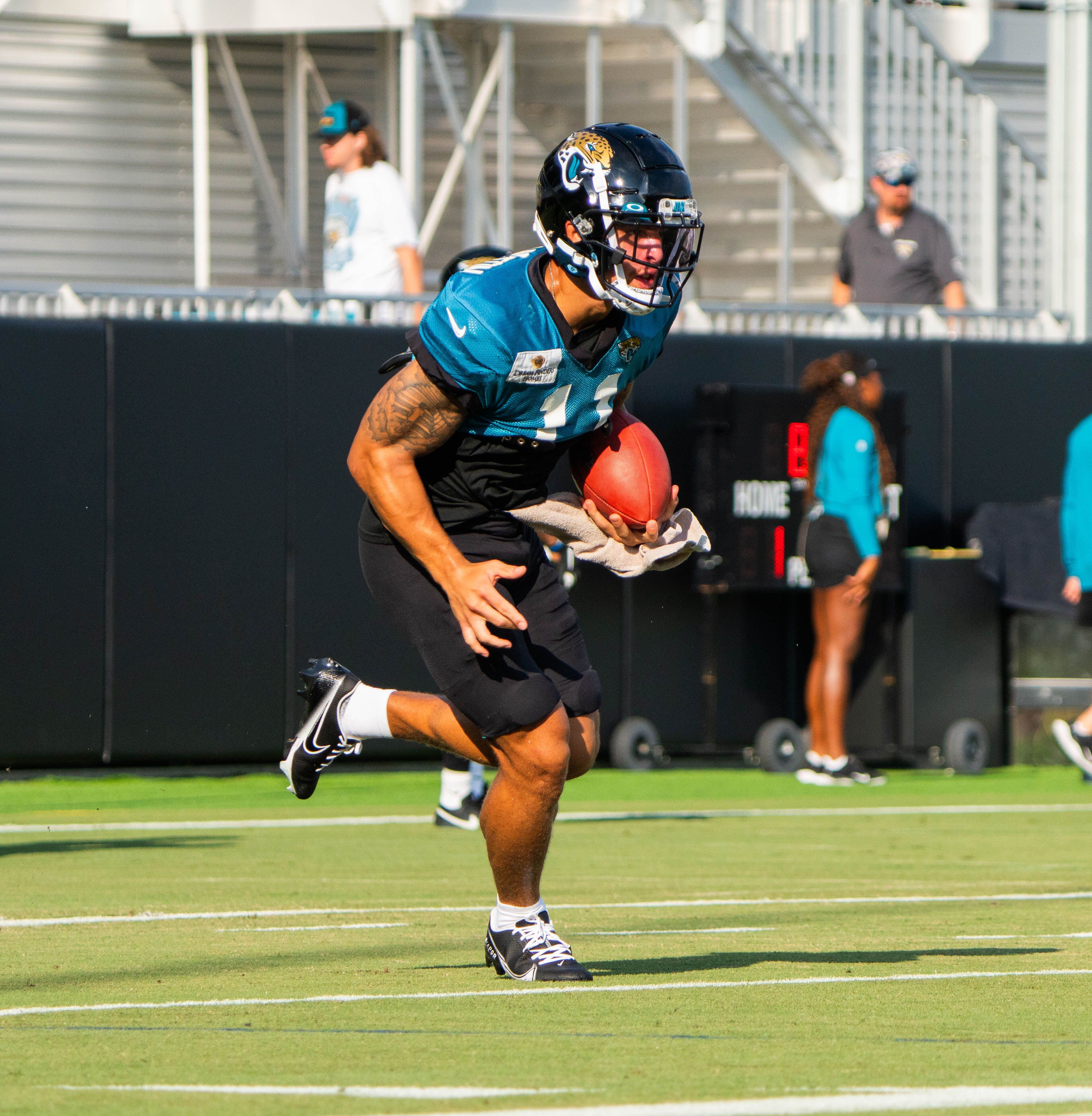 Jacksonville Jaguars first padded practice 2023 Everbank miller center