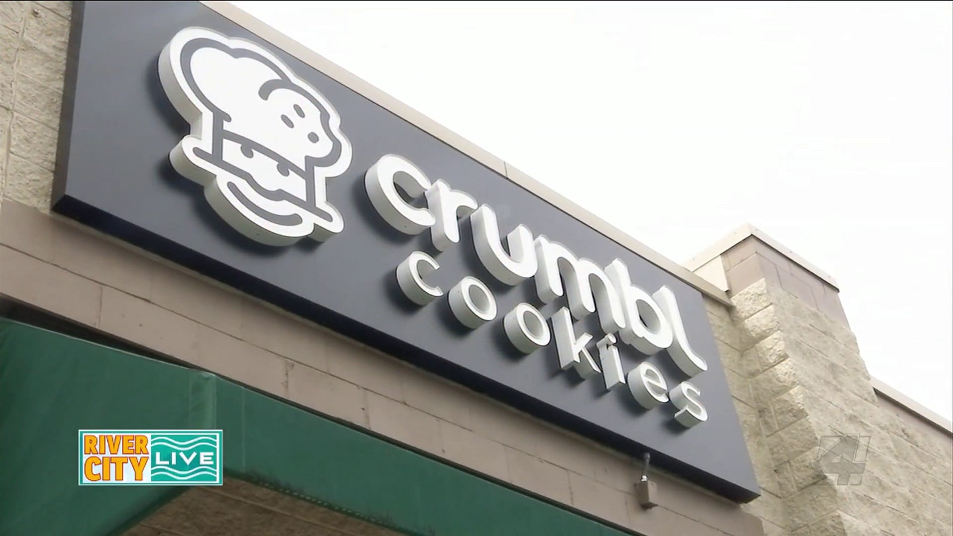 Crumbl Cookie Opens in Mandarin | River City Live