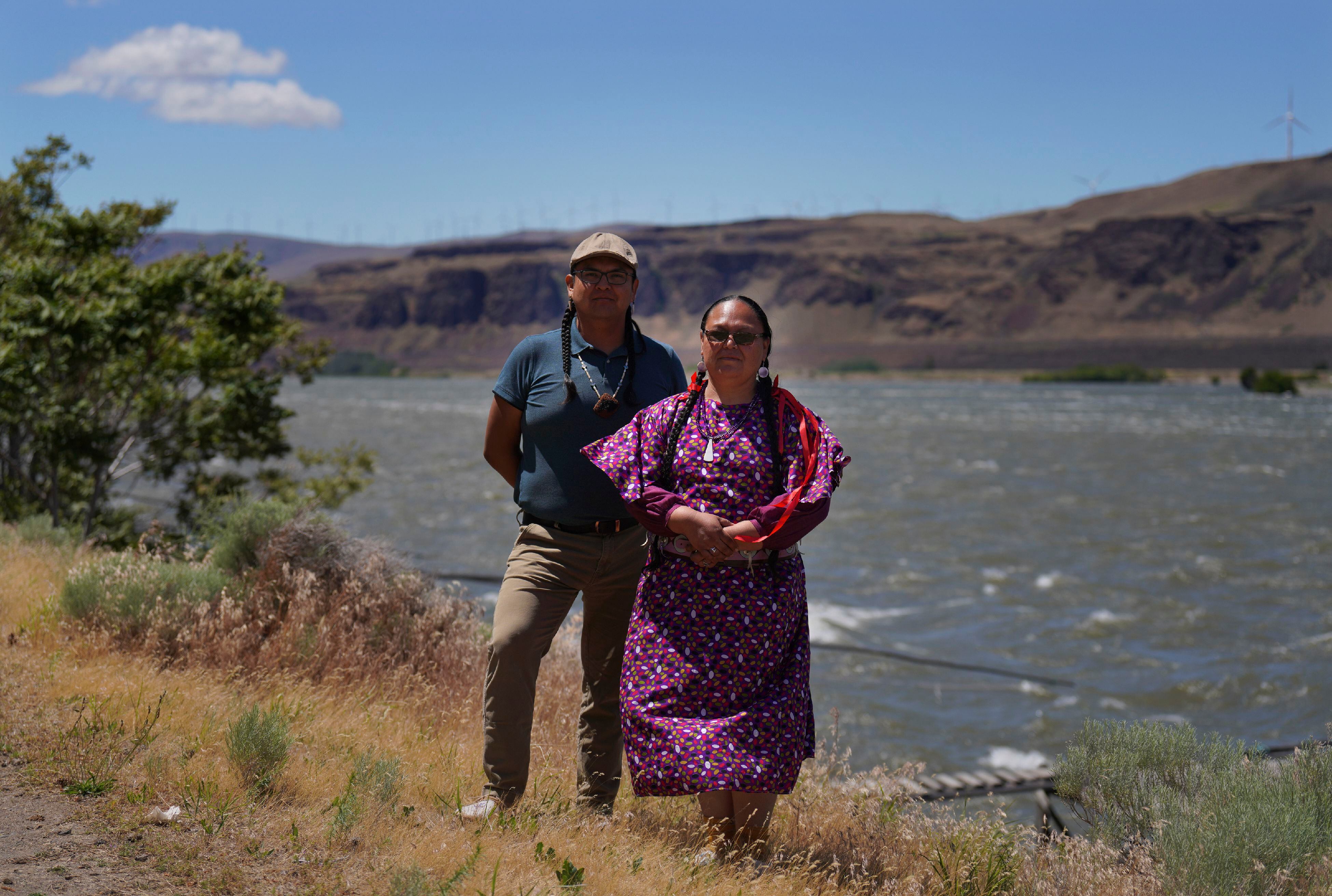 COLUMBIA RIVER ,UMATILA INDIAN FISHING DIP NET