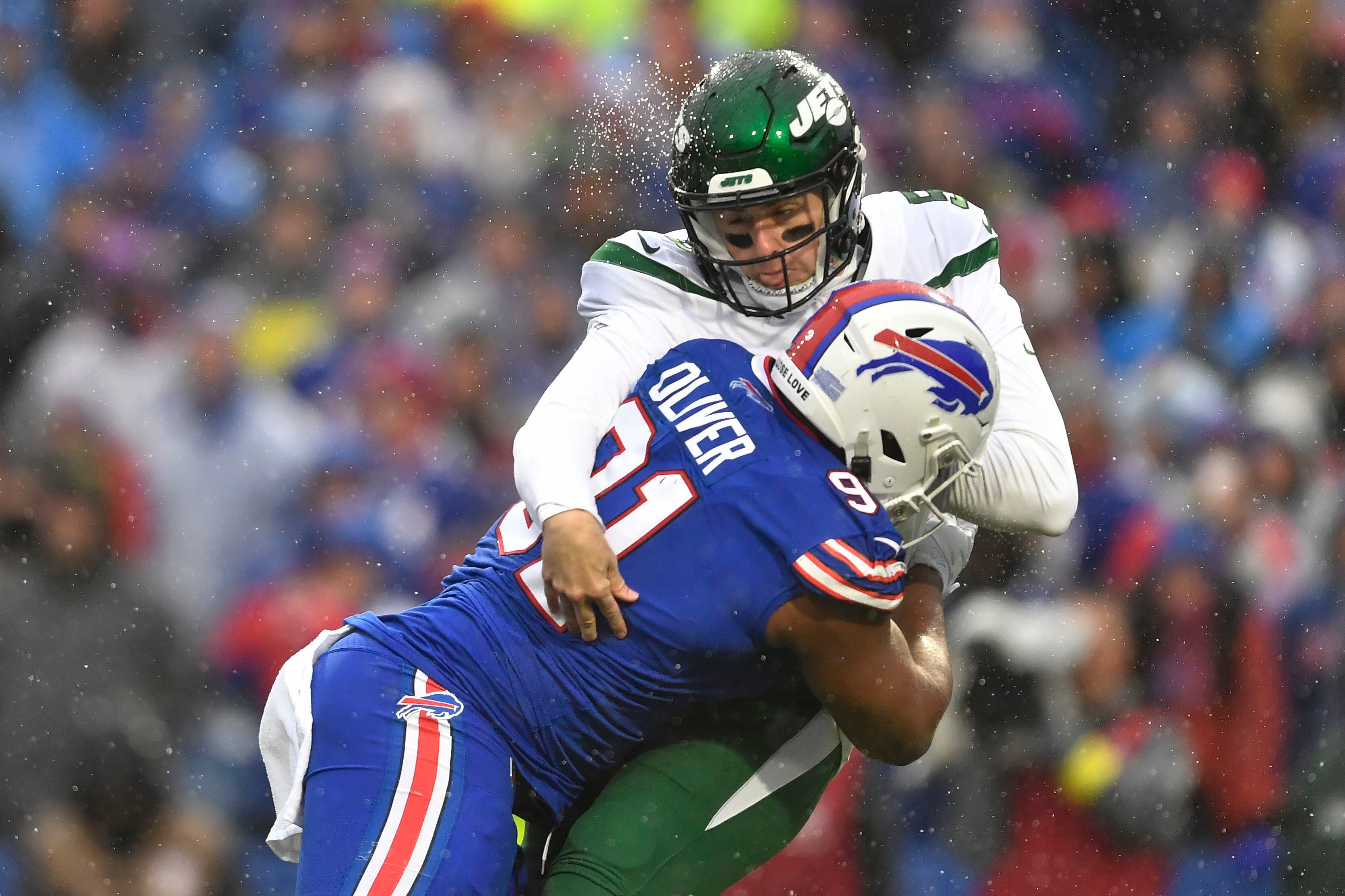 New York Jets' Mike White warms up before a preseason NFL football game  against the Philadelphia Eagles on Friday, Aug. 12, 2022, in Philadelphia.  (AP Photo/Matt Rourke Stock Photo - Alamy