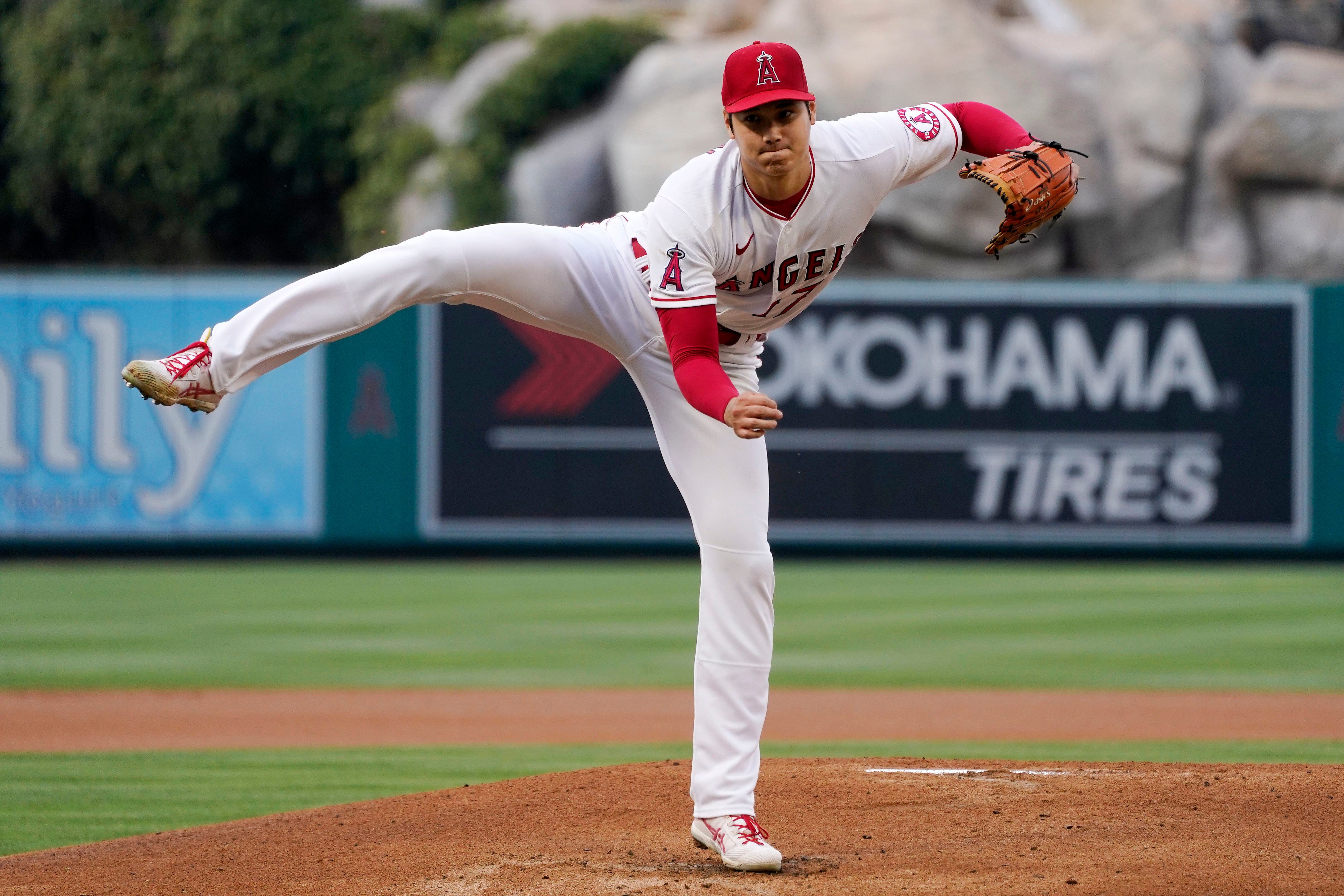 Boston Red Sox's Hirokazu Sawamura throws a pitch during the fifth