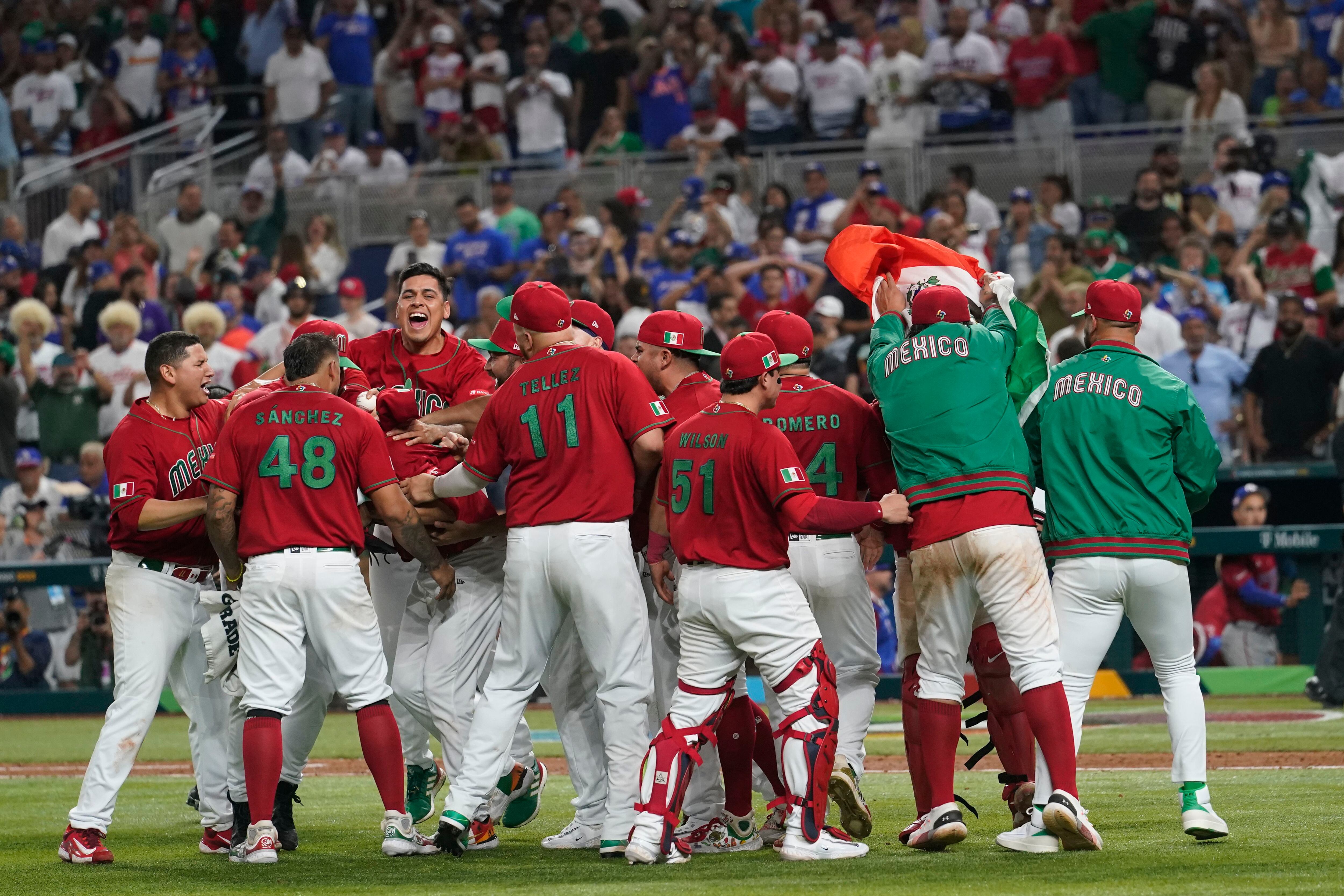 Mexico Fernando Valenzuela White Red 2023 World Baseball Classic