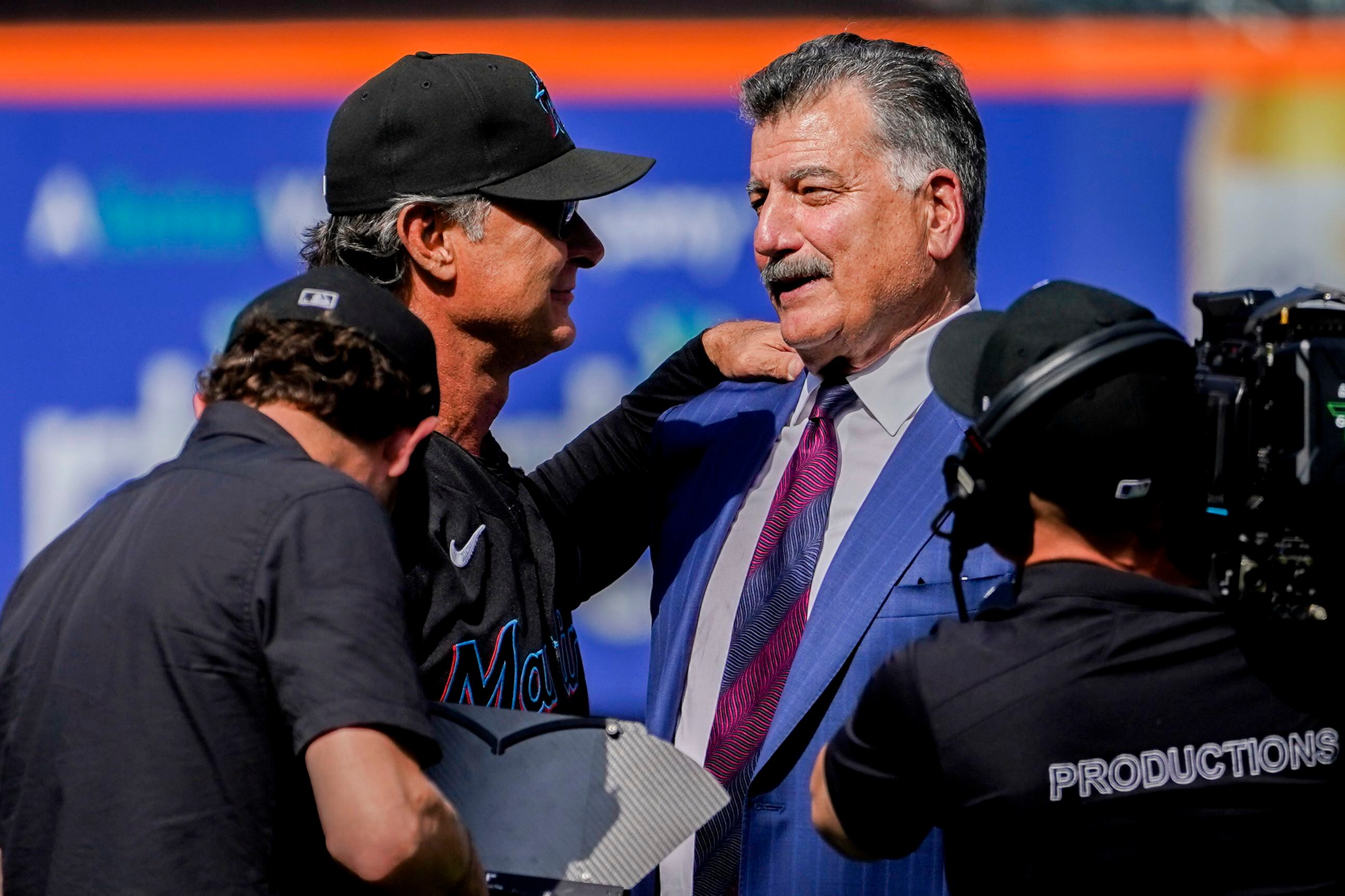 Keith Hernandez on the Social Media Popularity of His Cat Hadji