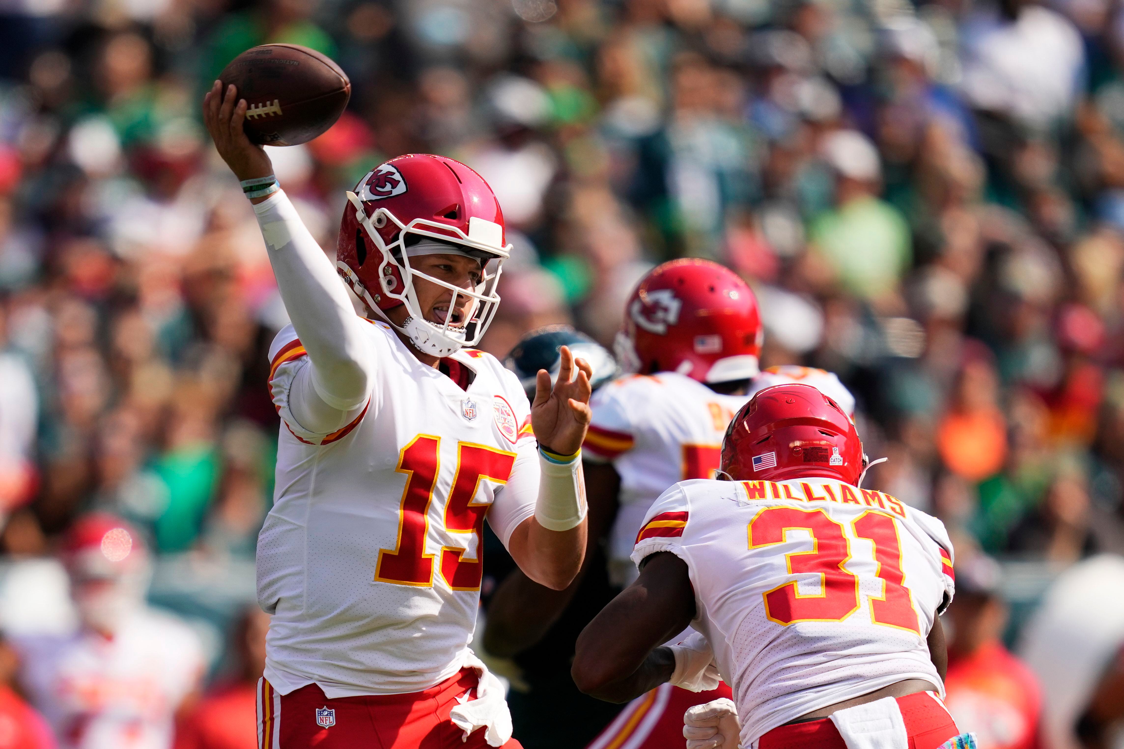 Patrick Mahomes' 3 TD passes vs Bucs earn him weekly honors