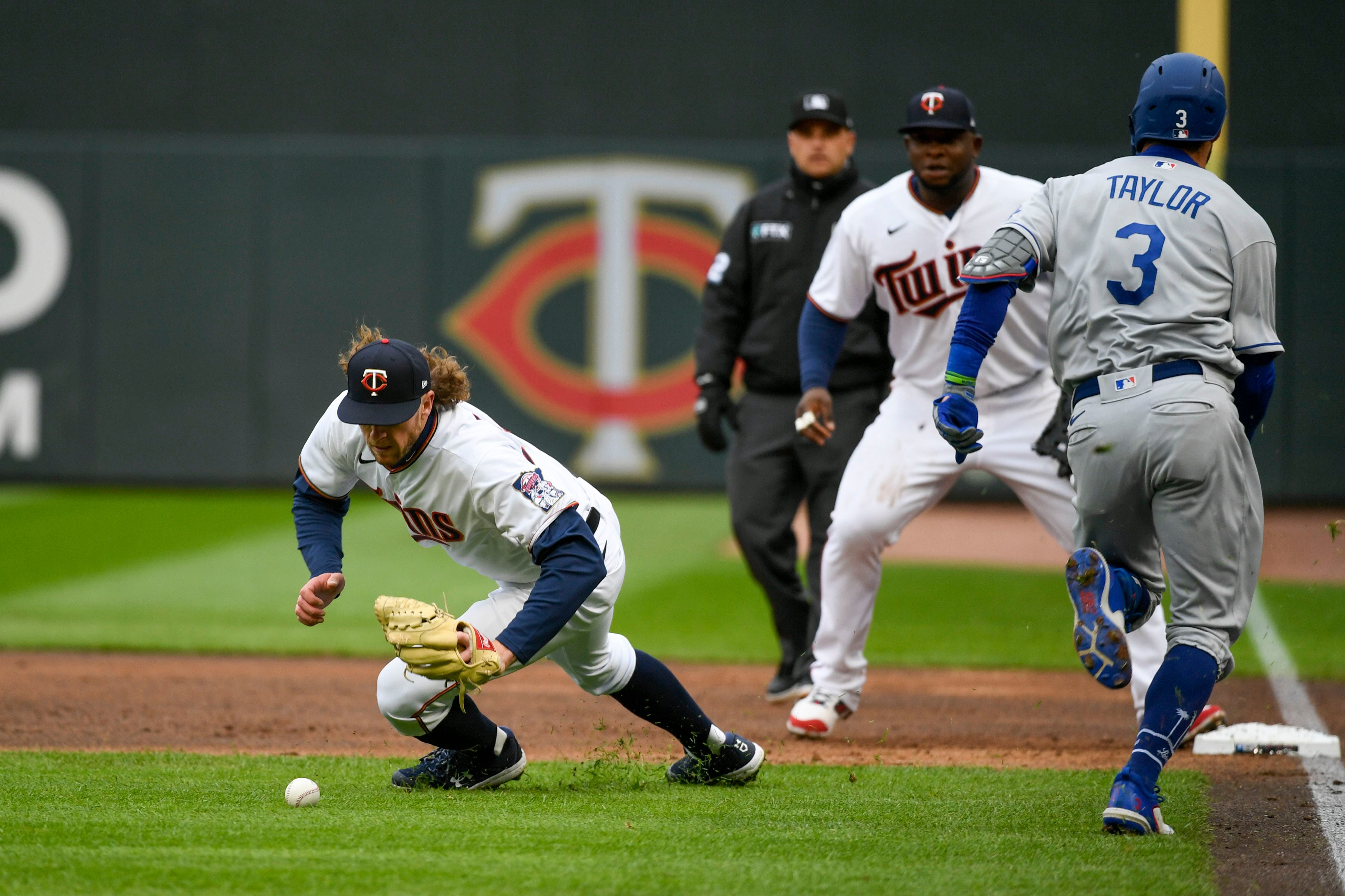 Clayton Kershaw Threw 7 Perfect Innings; Dodgers Top Twins 7-0