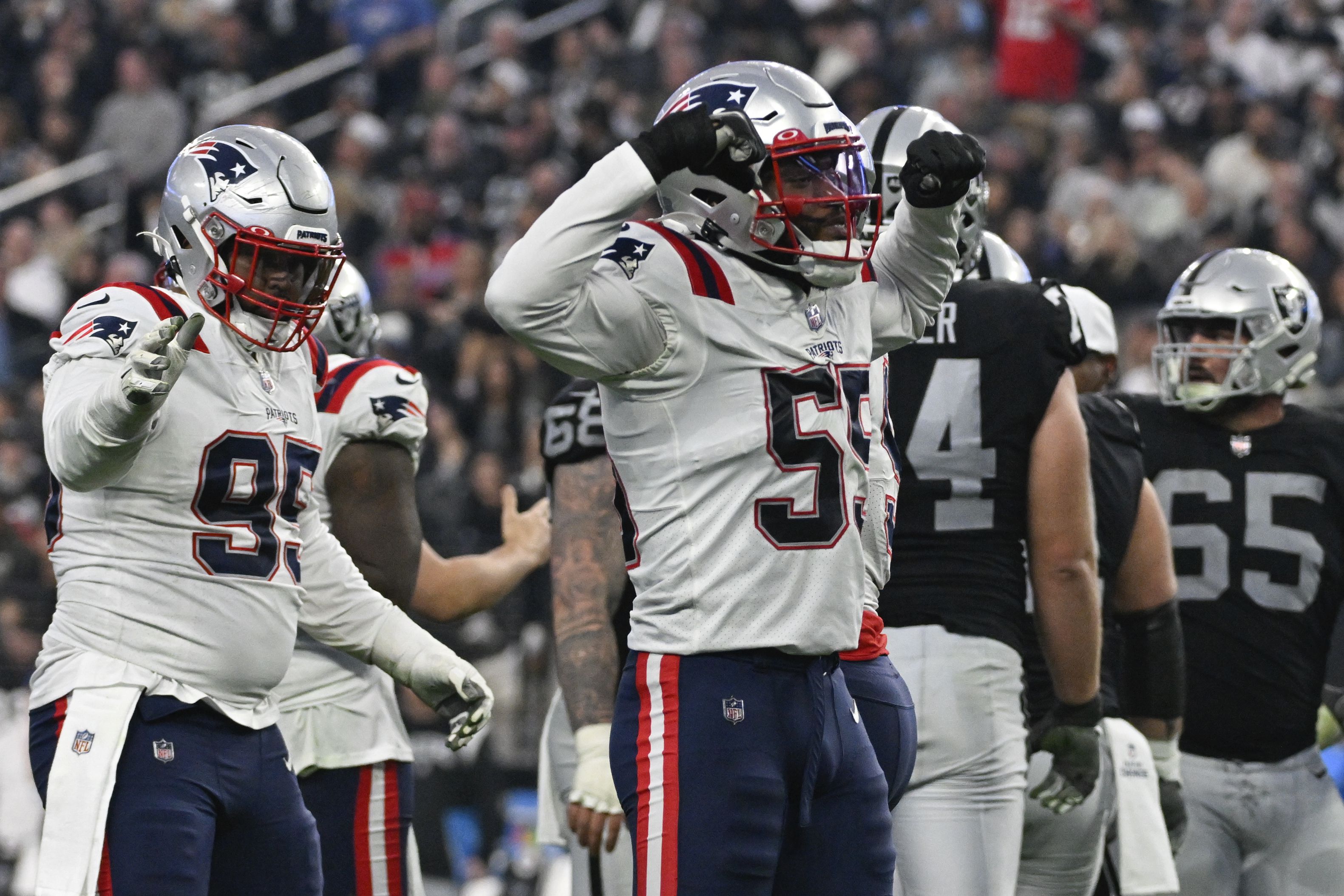 Chandler Jones snags lateral on wild final play as Las Vegas Raiders stun  Patriots 