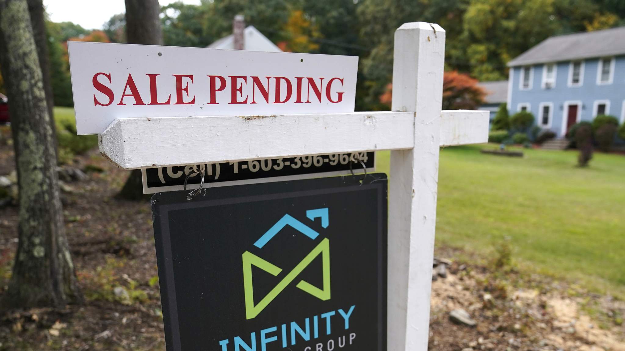 Existing US home sales fell in February, while prices rose