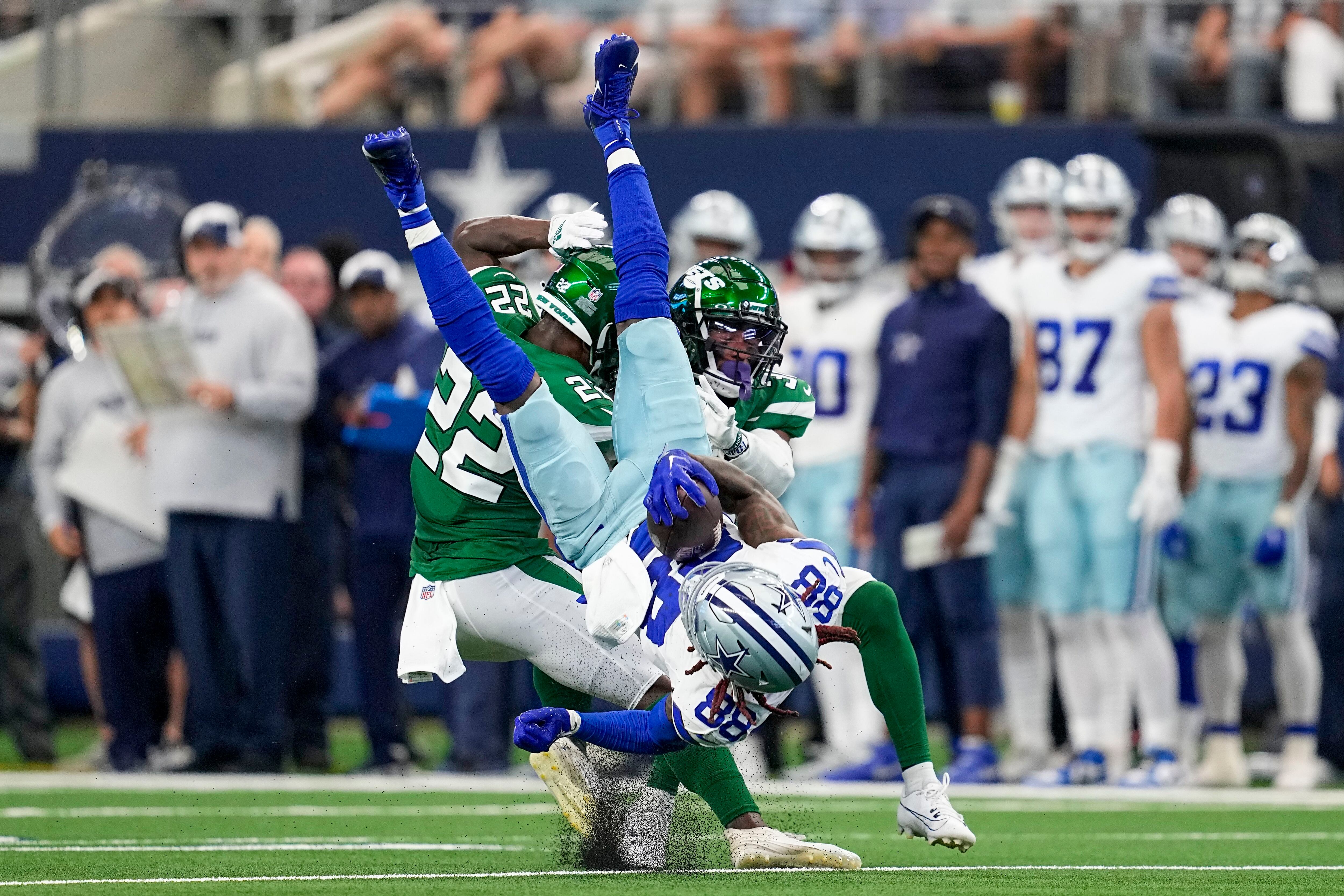 Catch of the year? Jets' Garrett Wilson makes insane touchdown grab against  Bills