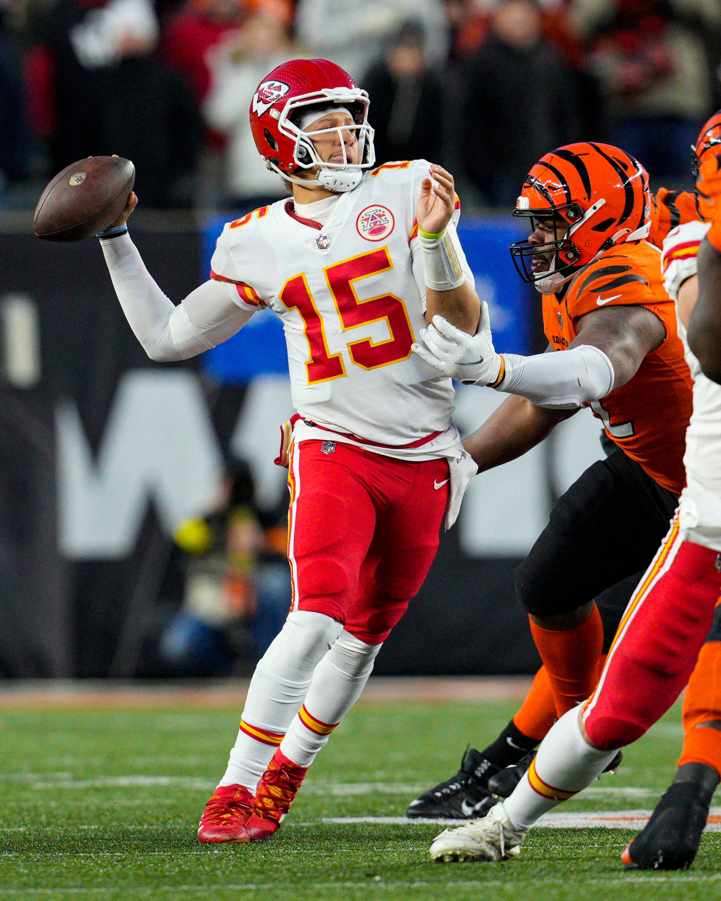 Watch Joe Burrow find Chris Evans on Bengals' go-ahead fourth-quarter TD  vs. the Chiefs 