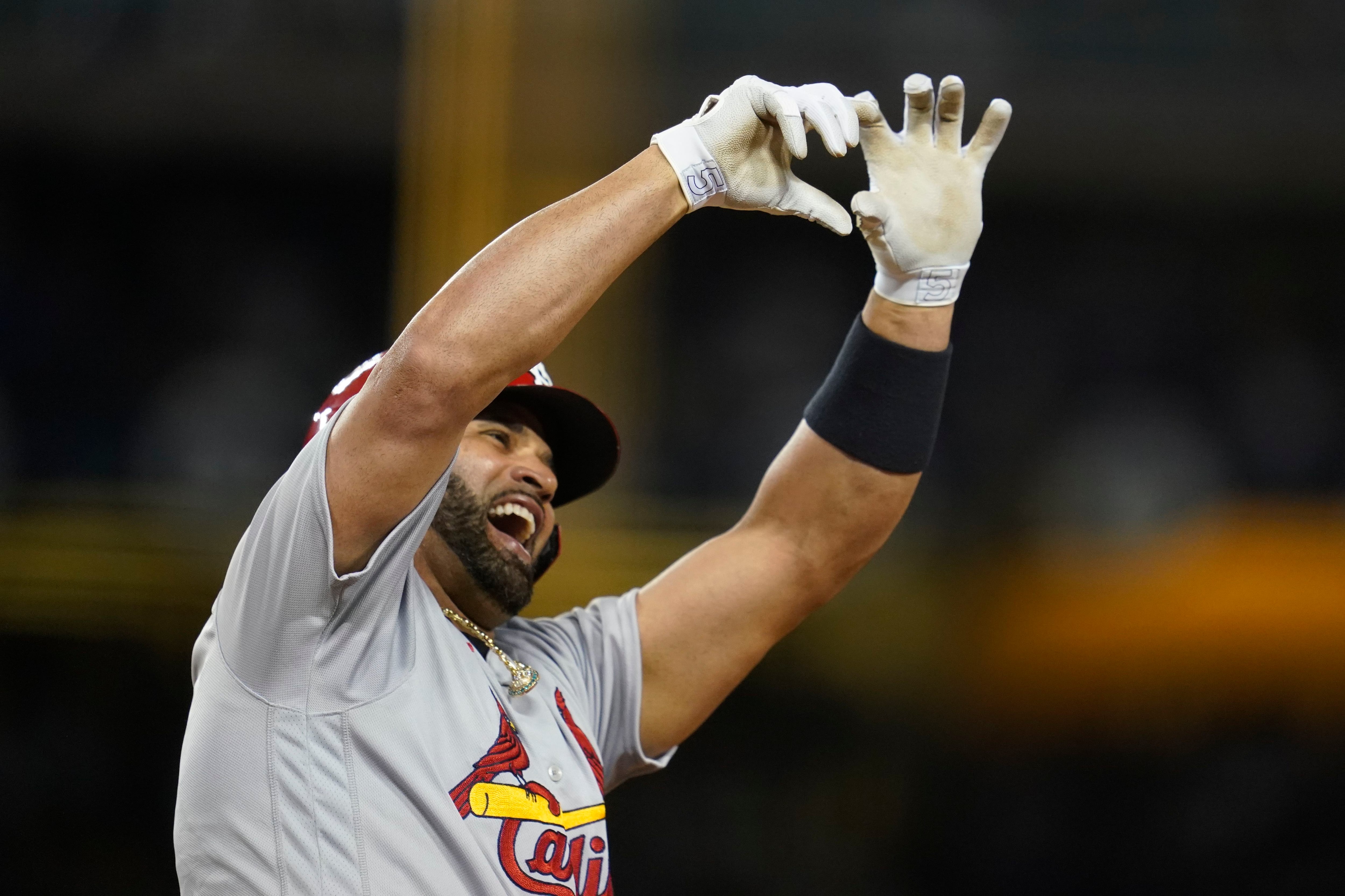 Albert Pujols hits 700th career home run: Fourth man to join the club