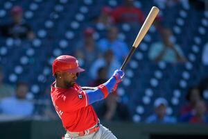 Maton's walk-off single gives Phillies 7-6 win over Reds