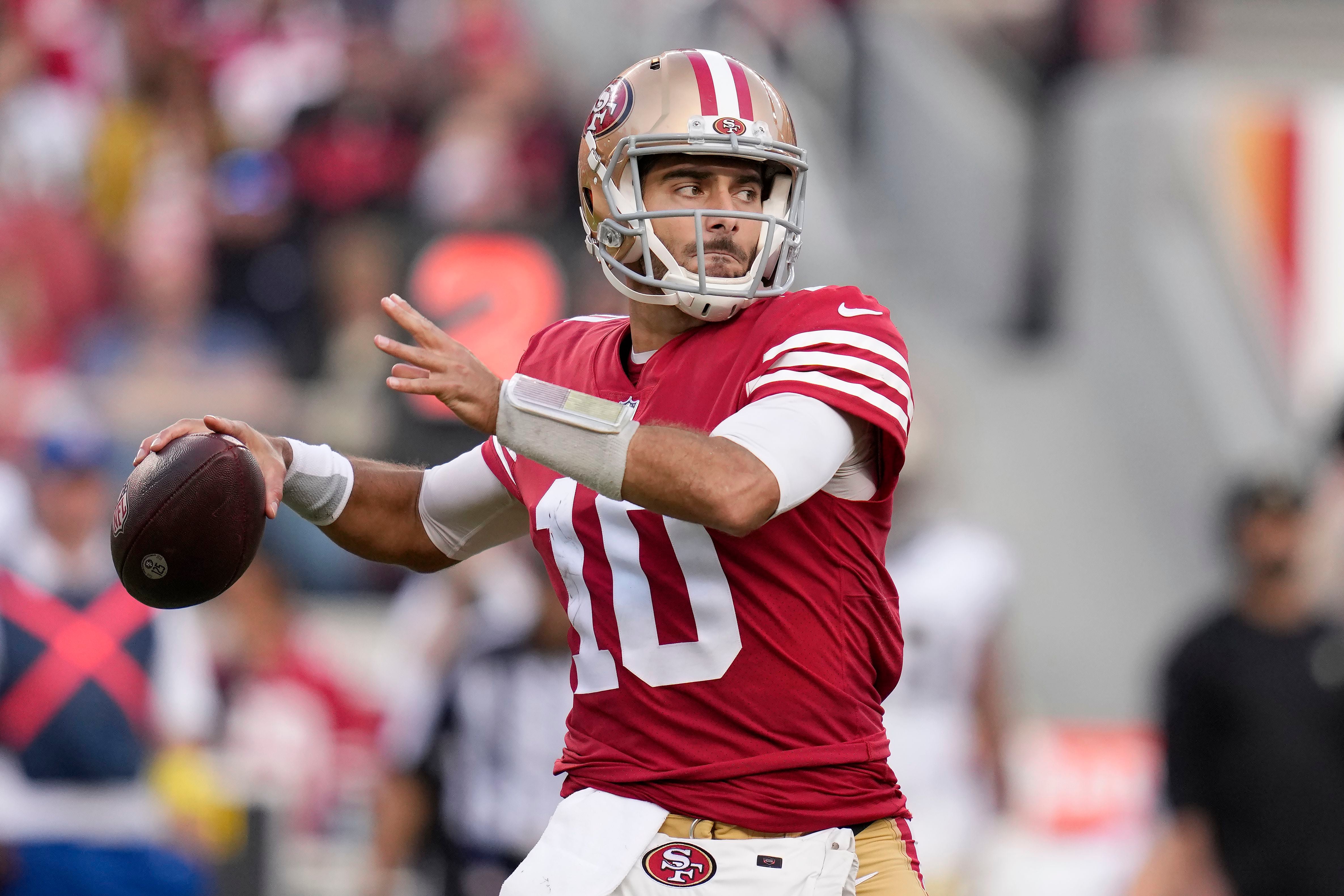 San Francisco 49ers Quarterback Jimmy Garoppolo prepares to throw the