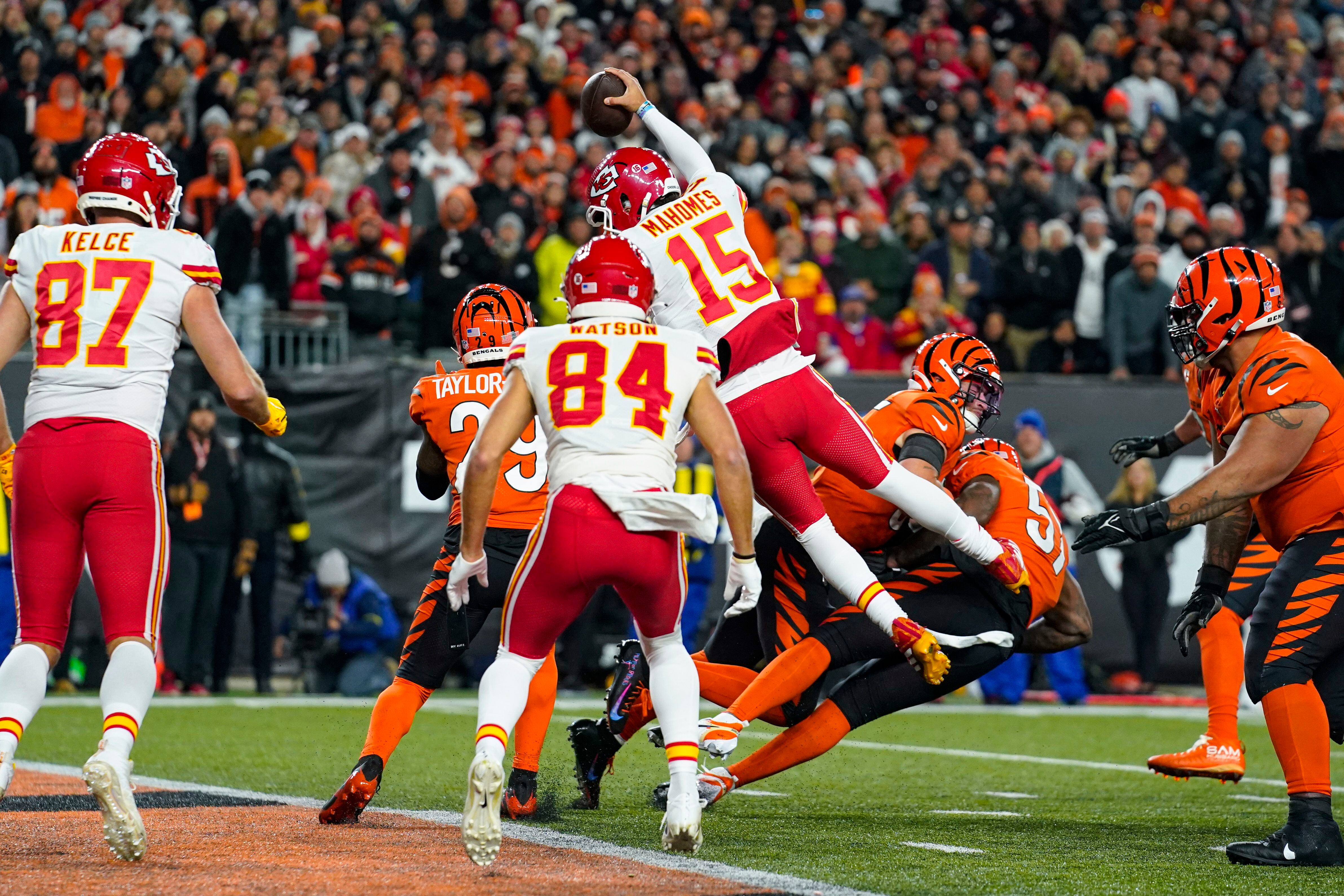 Chiefs vs Bengals: KC fumbles away AFC lead, lose to Cincinnati 27-24 -  Arrowhead Pride