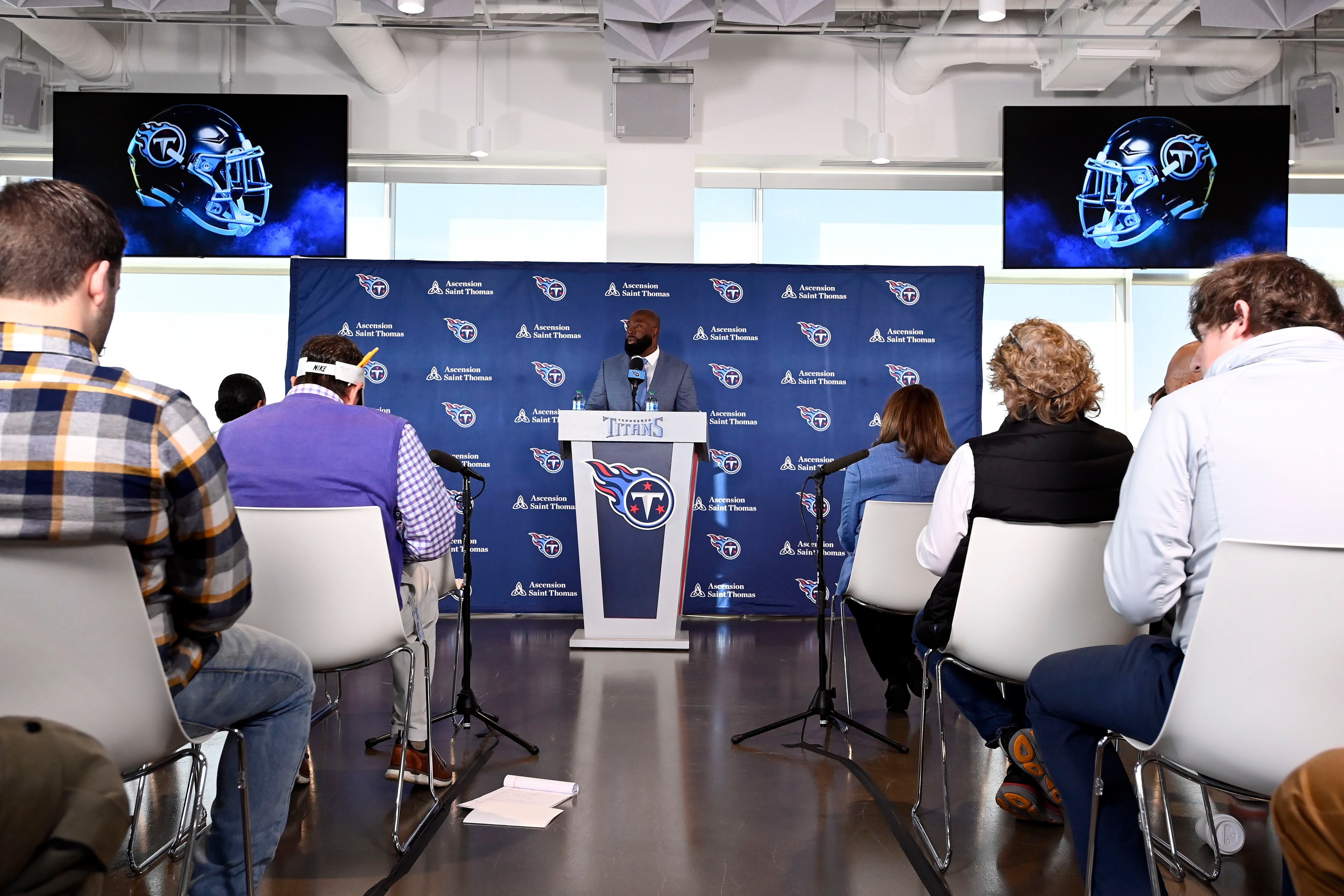 Titans' 1st Black GM says he stands on 'shoulders of giants'