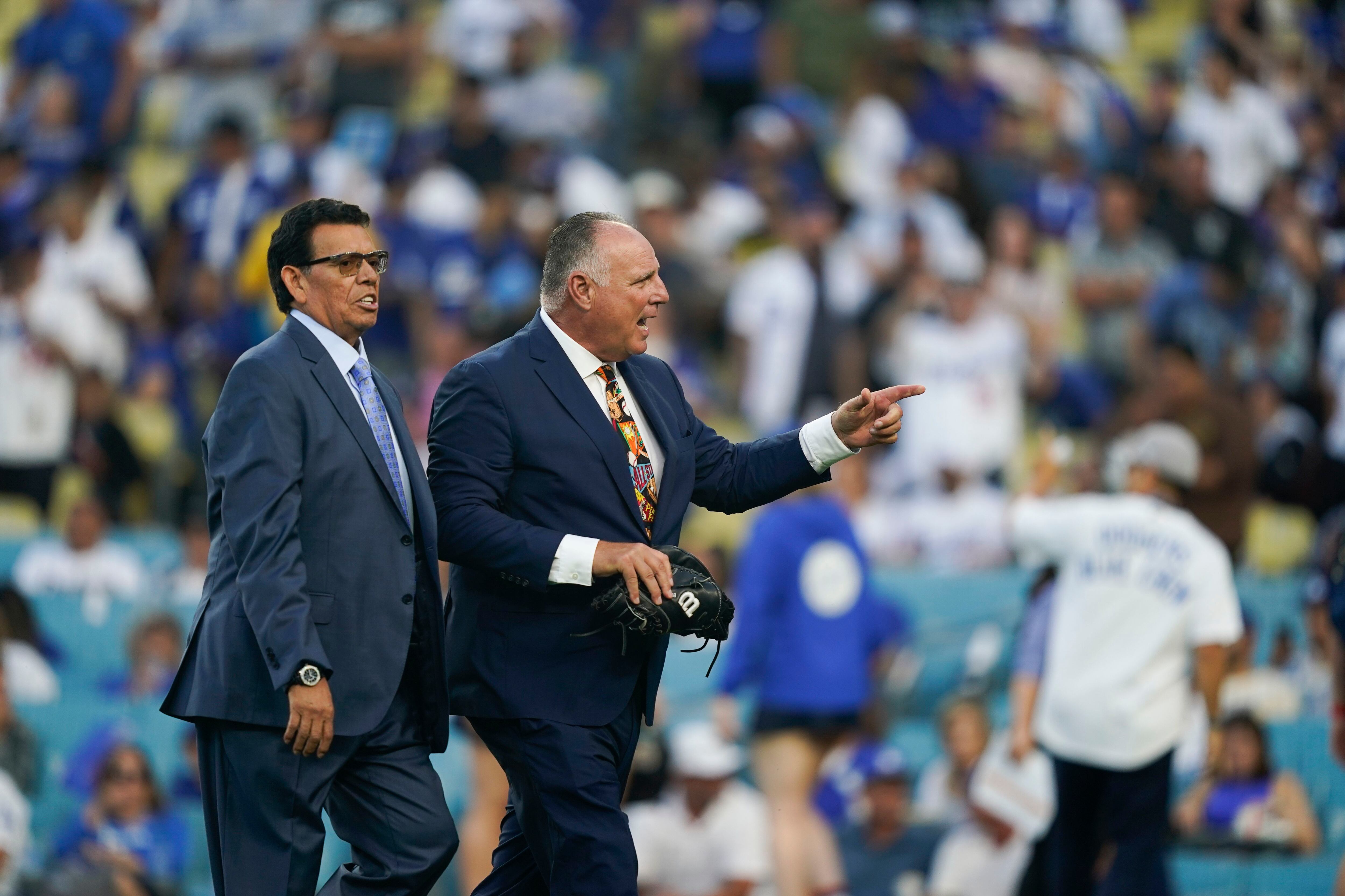 Dodgers to retire Fernando Valenzuela's No. 34