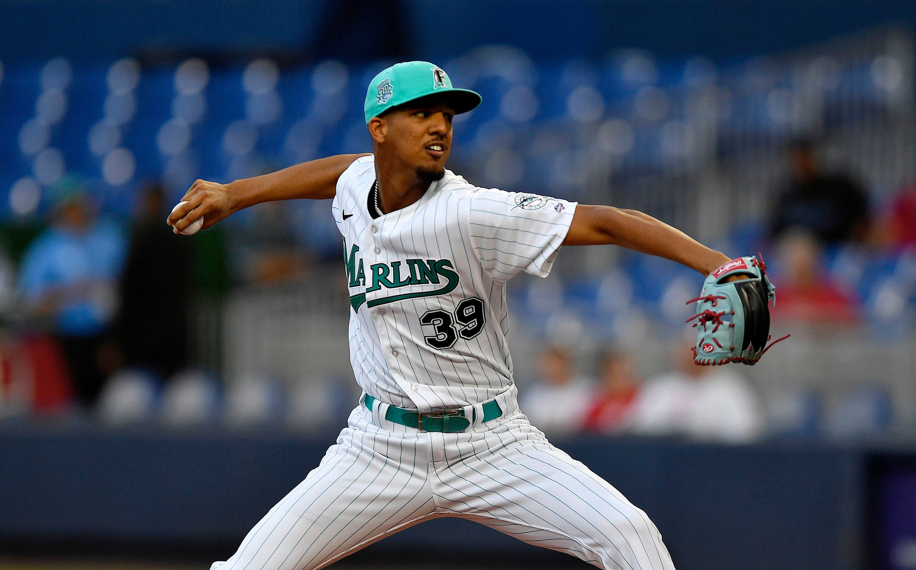 Marlins make it official, put RHP Eury Perez on active roster