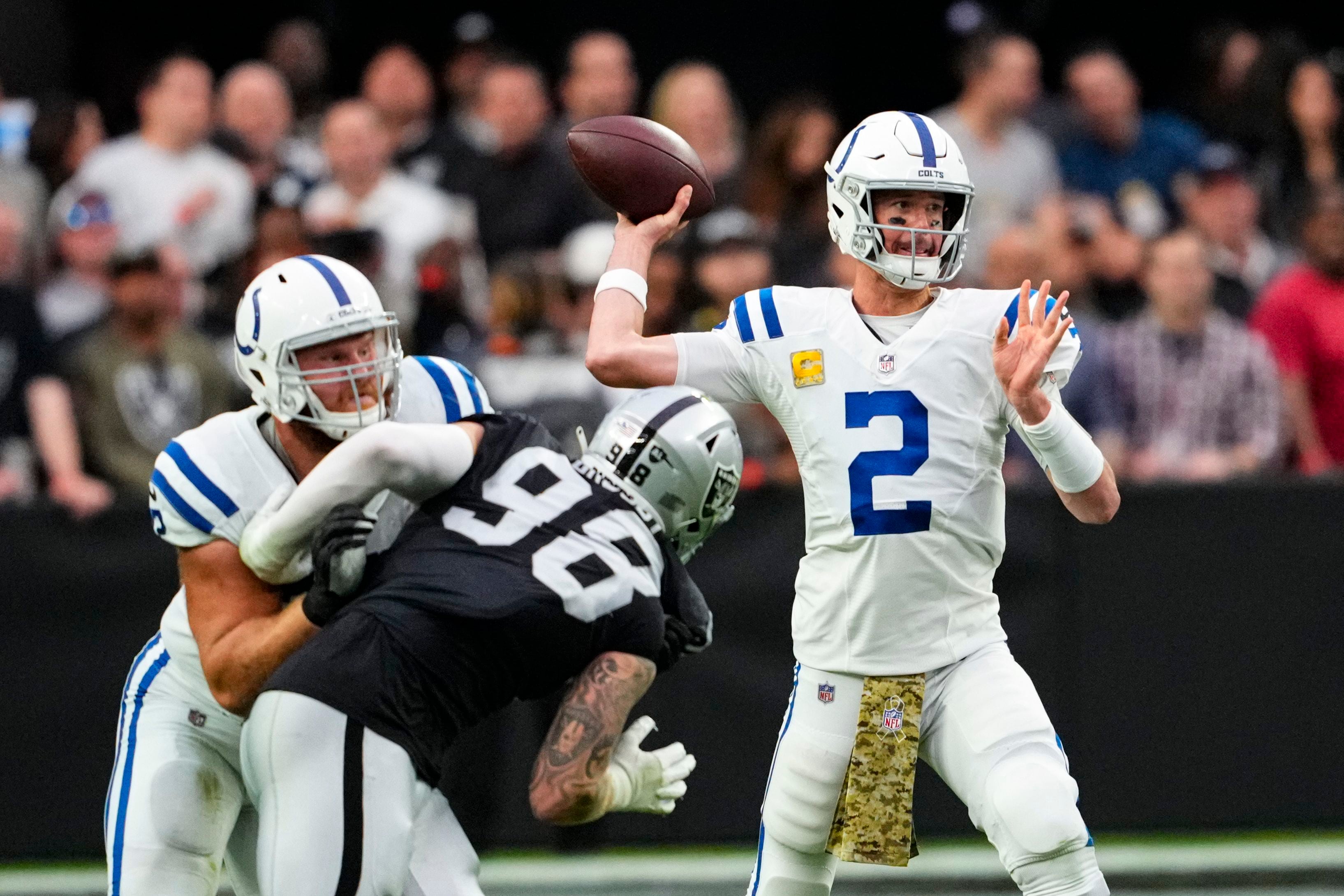 Derek Carr's emotions emerge after Raiders lose to Colts