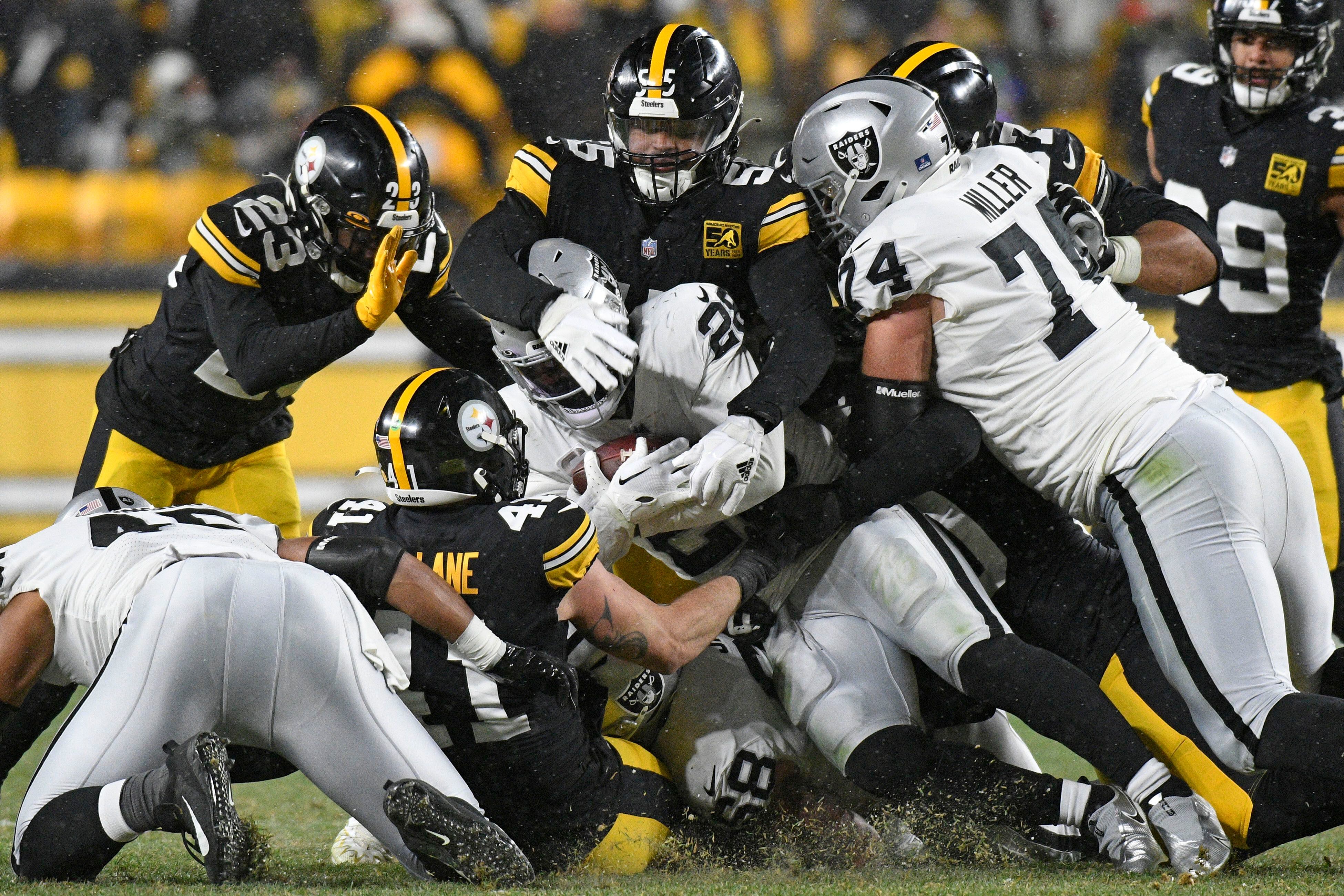 Steelers players paid tribute to the late Franco Harris on Saturday