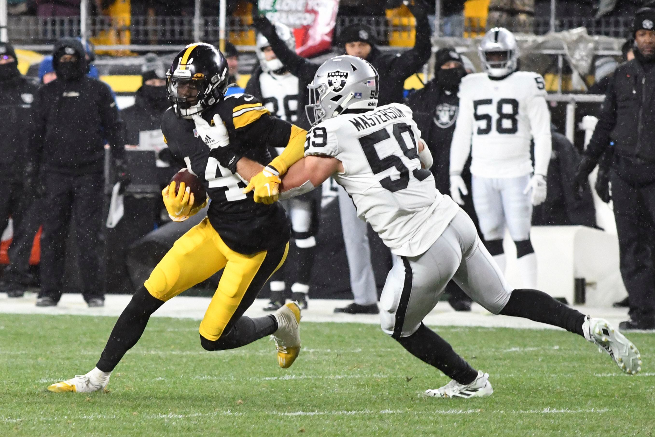 Steelers players paid tribute to the late Franco Harris on Saturday