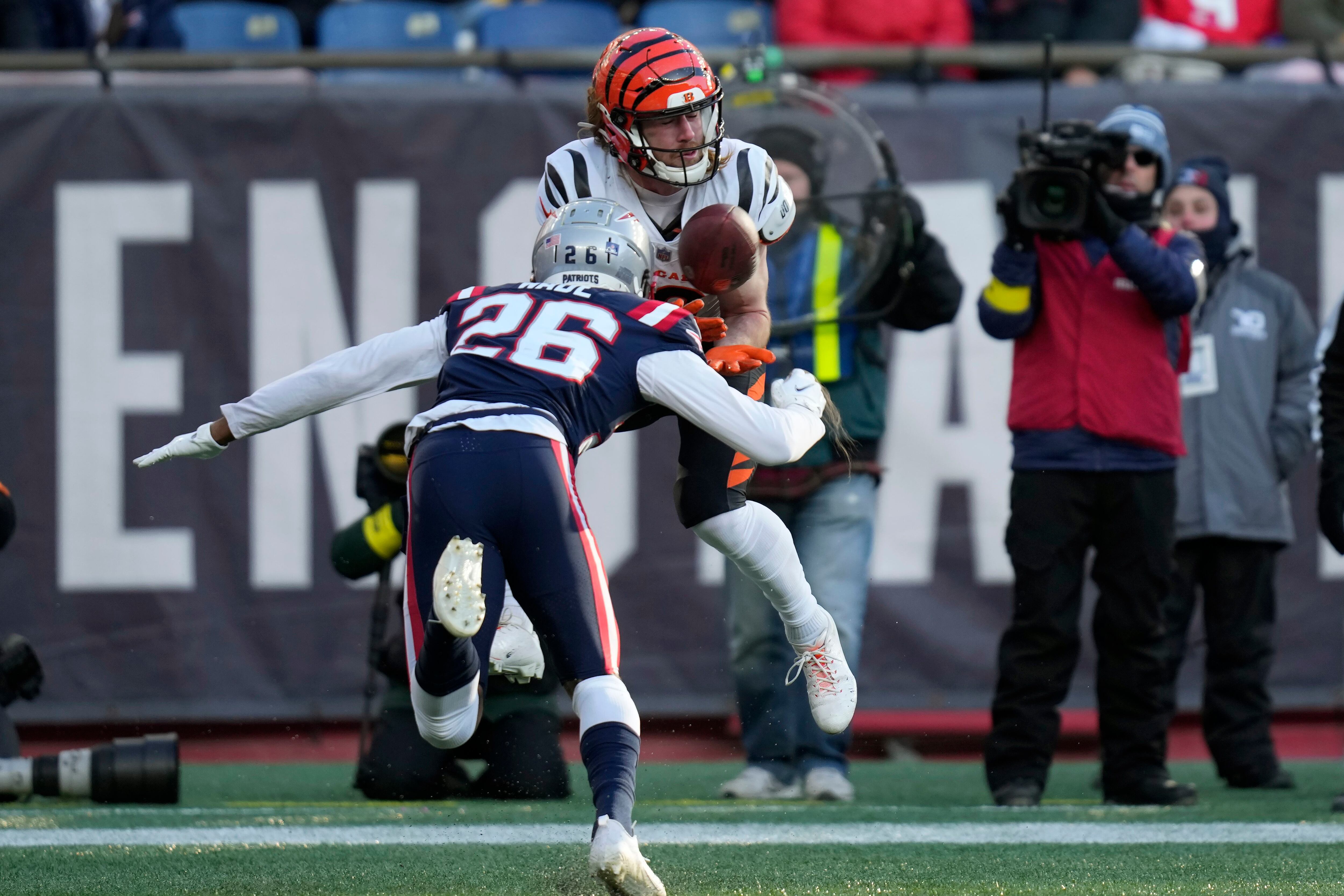 Bengals force late red zone turnover, hold off Pats 22-18