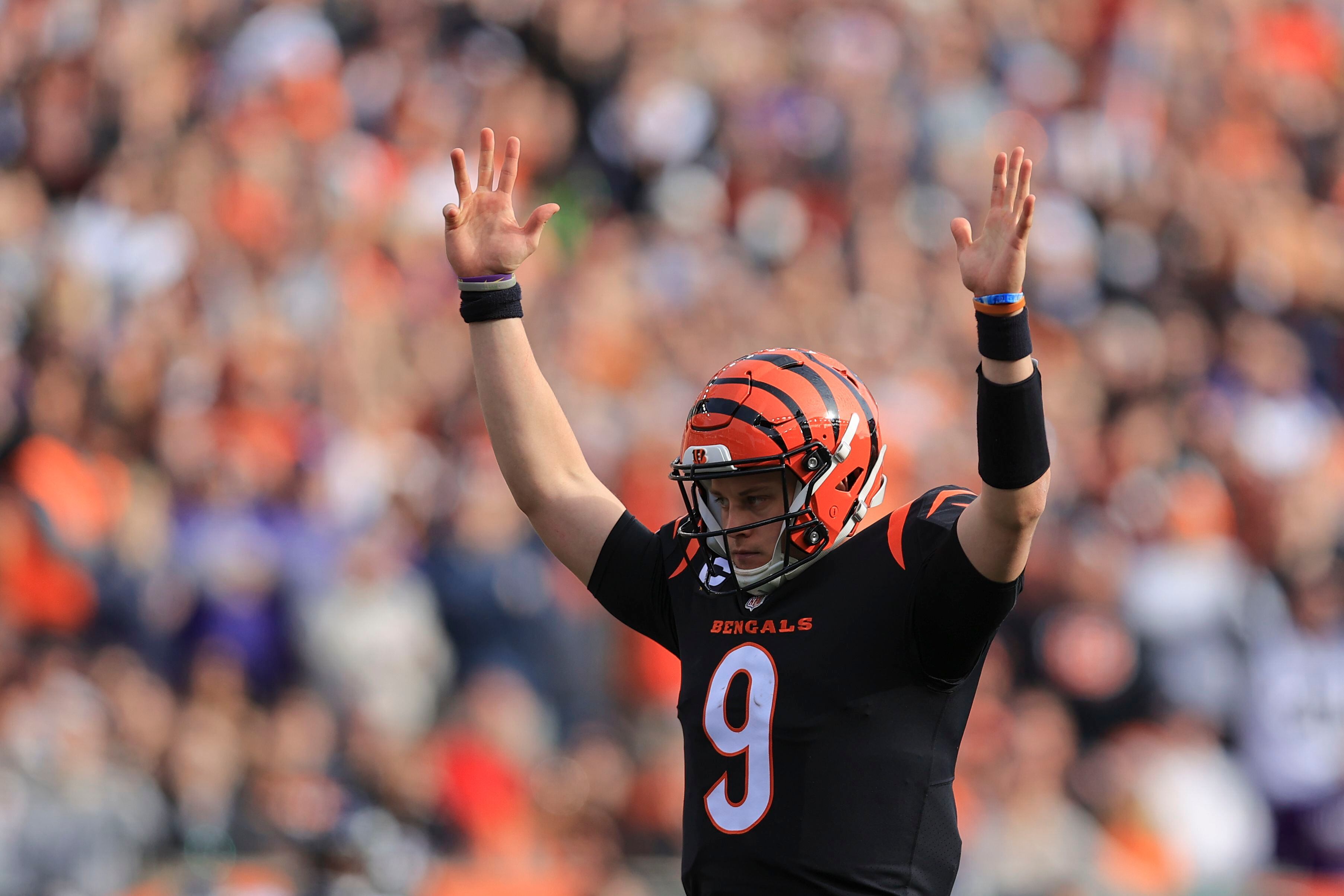 Burrow passed for 4 TDs as Bengals get even with Steelers for