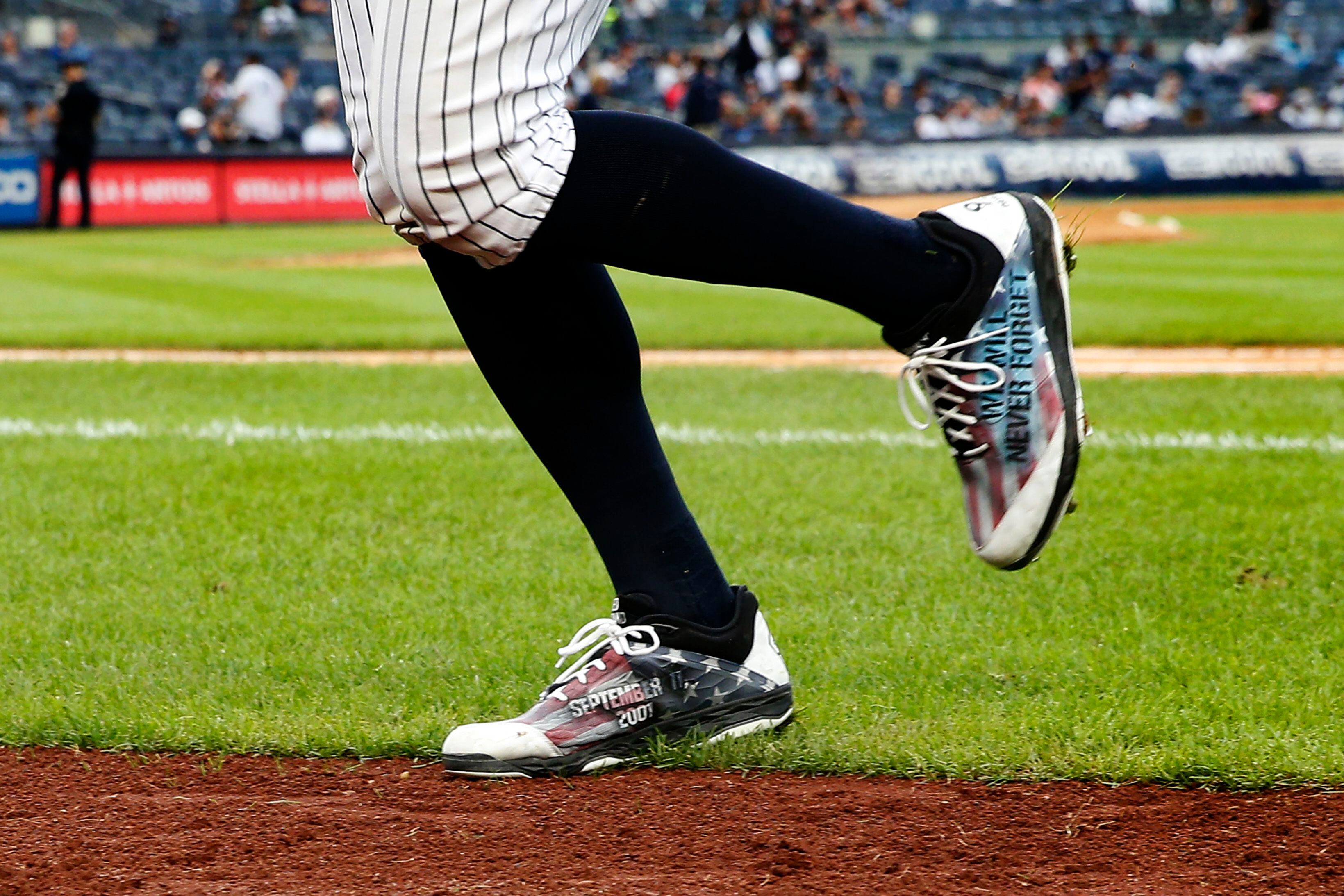 LOOK: Yankees' Aaron Judge shows off custom cleats for Field of