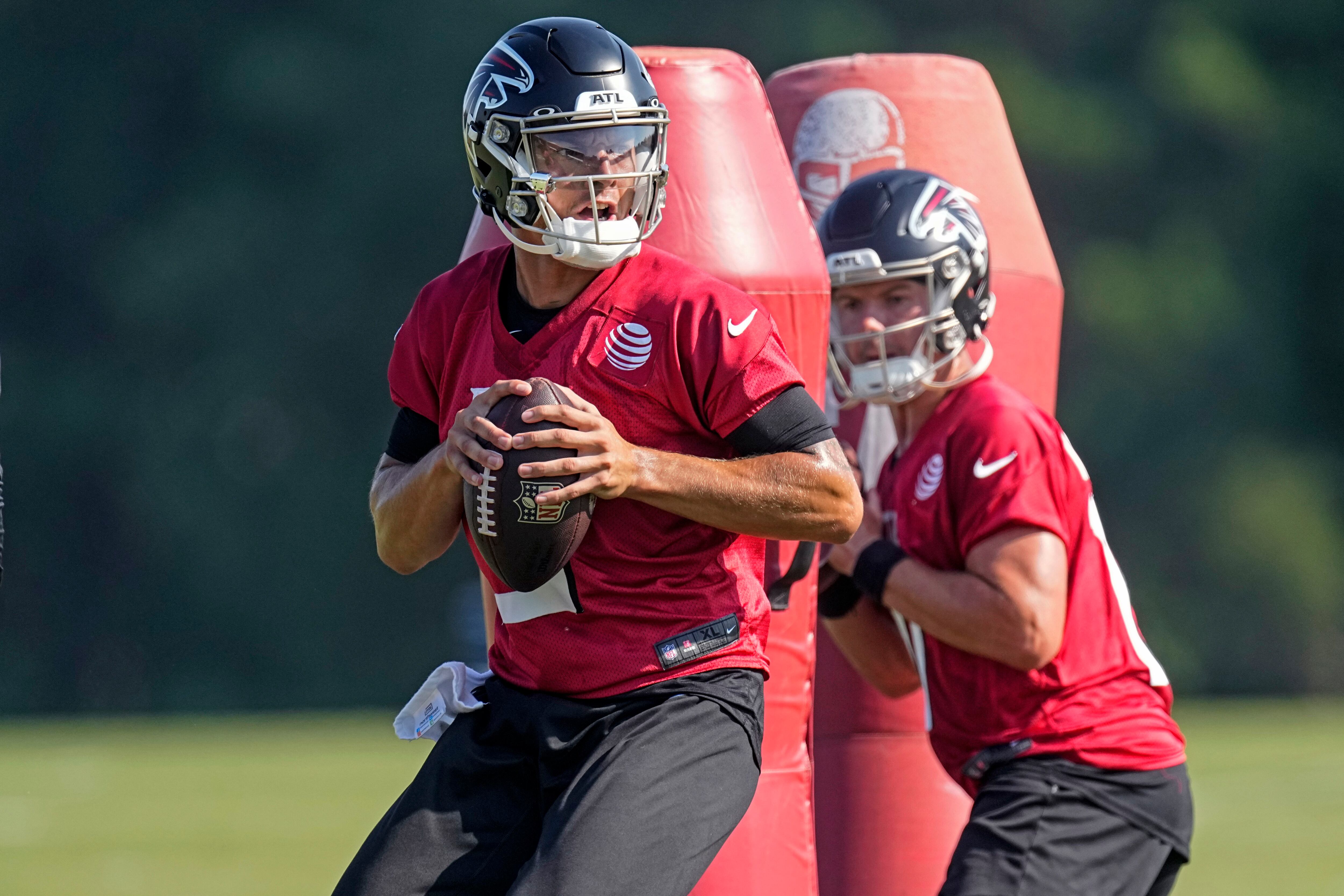 Falcons owner Arthur Blank believes team has 'good leader' in QB Desmond  Ridder