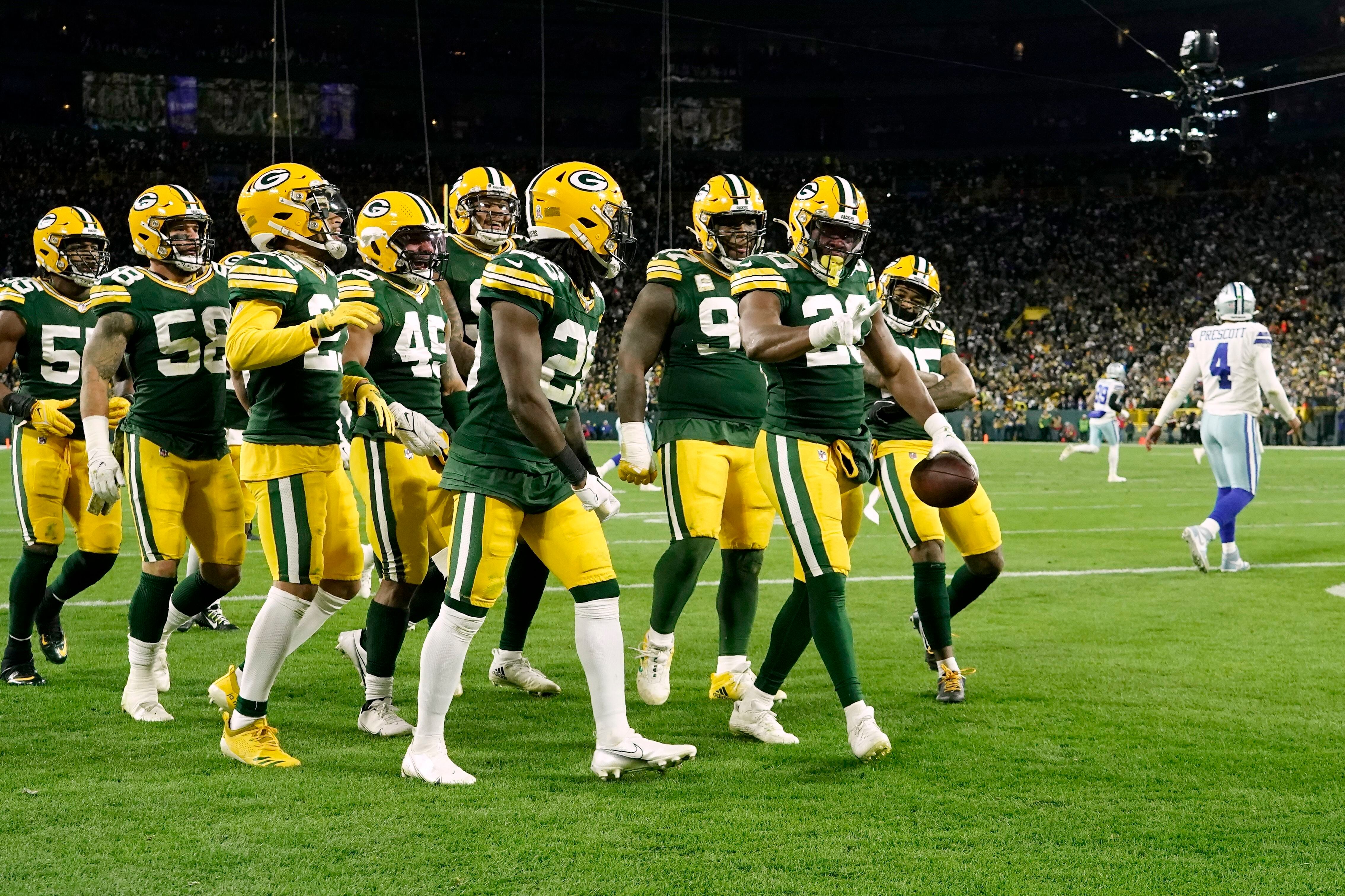 Packers rookie Christian Watson celebrates 58-yard TD with end zone backflip