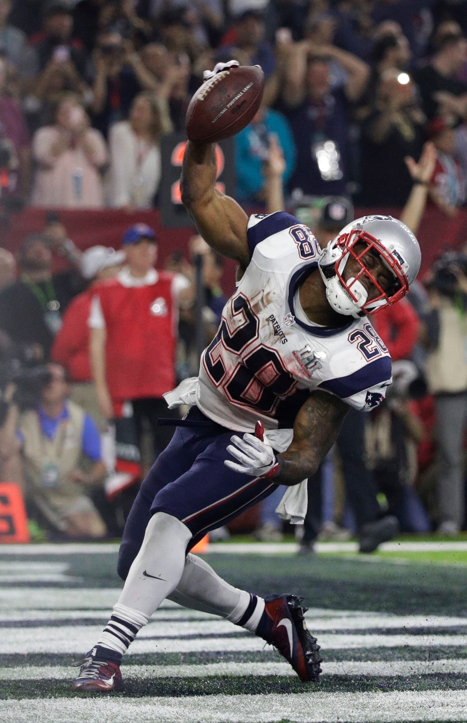 New England Patriots RB James White inactive after father killed