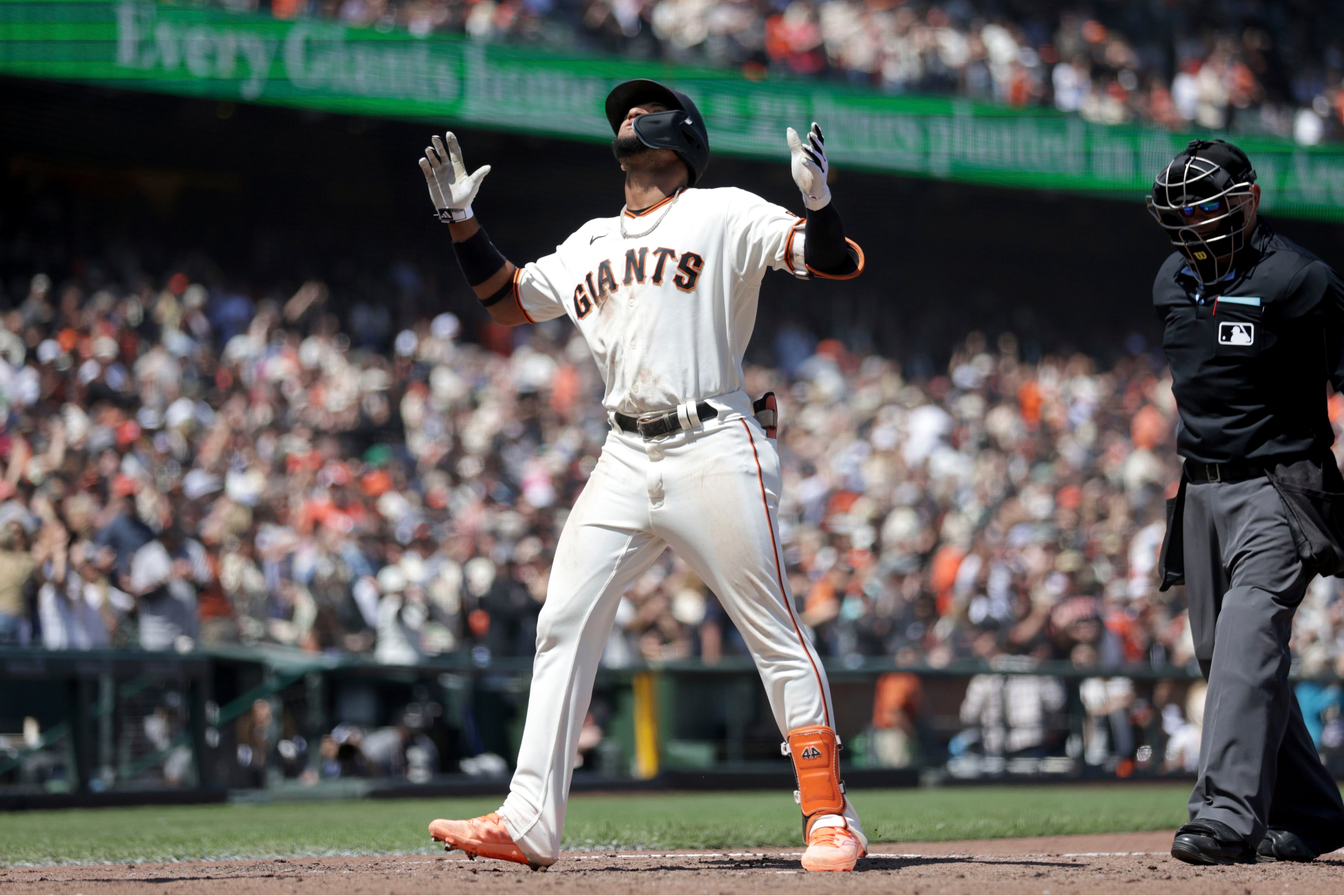 Giants' Mike Yastrzemski tests positive for COVID-19