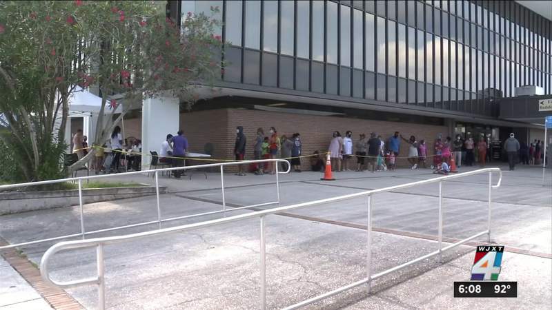 Jacksonville residents brave heat and long wait times for COVID-19 tests