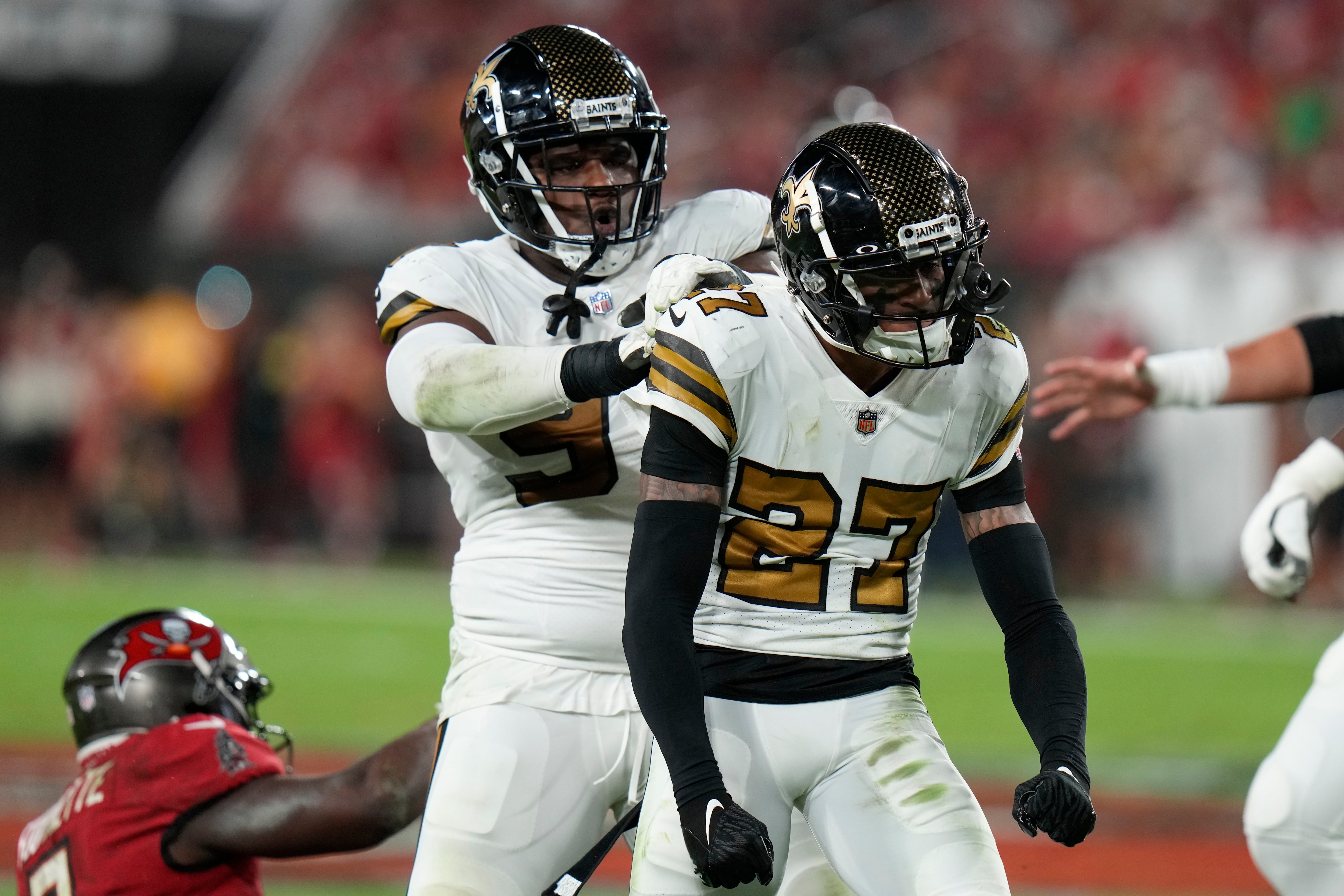 Live updates: Bucs rally late to beat Saints