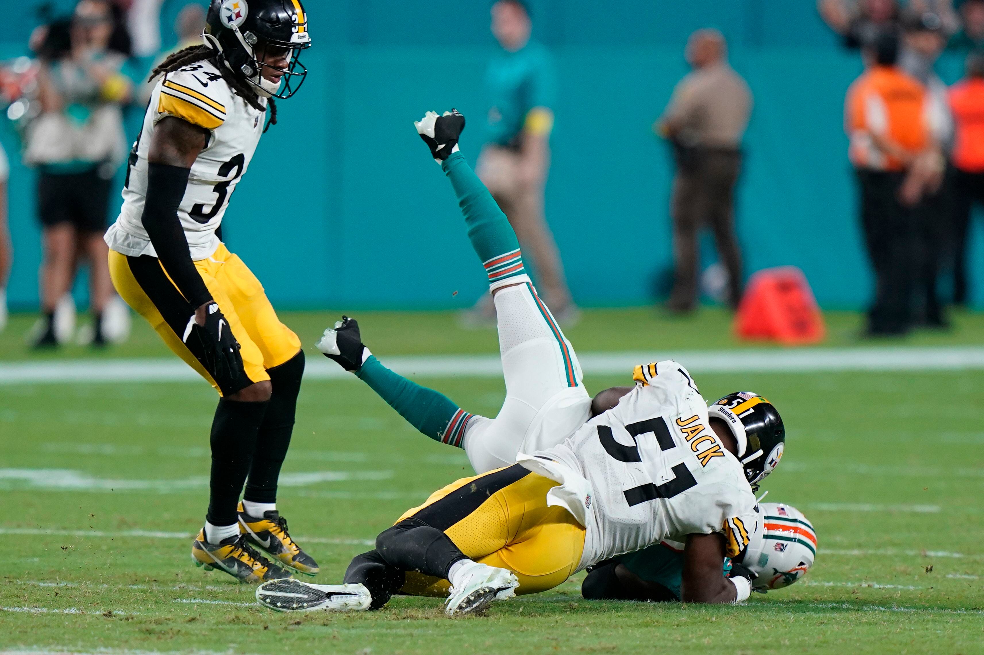 Tua, Dolphins survive scoreless 2nd half to beat Steelers