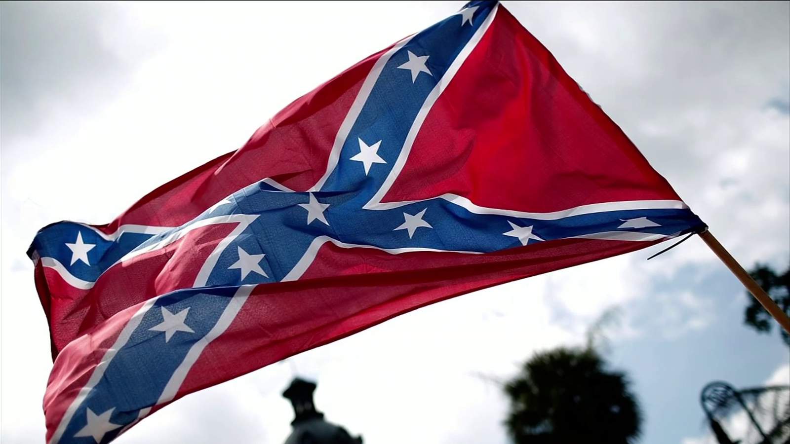 Florida county votes to keep Confederate Flag by courthouse