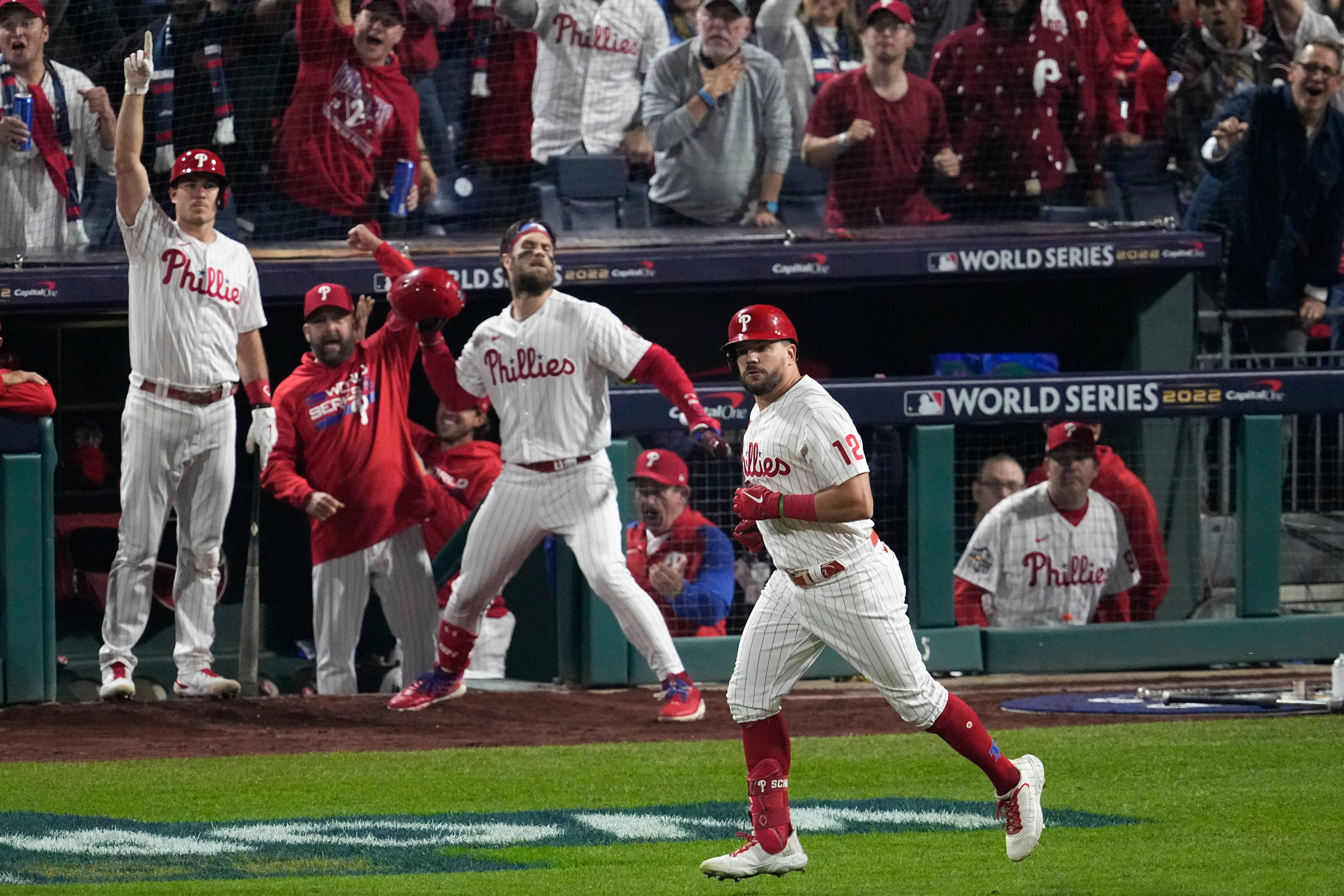 2022 World Series: Tim McGraw, wearing father Tug's No. 45 jersey, gets  ovation from Philadelphia Phillies fans at Game 3 - 6abc Philadelphia