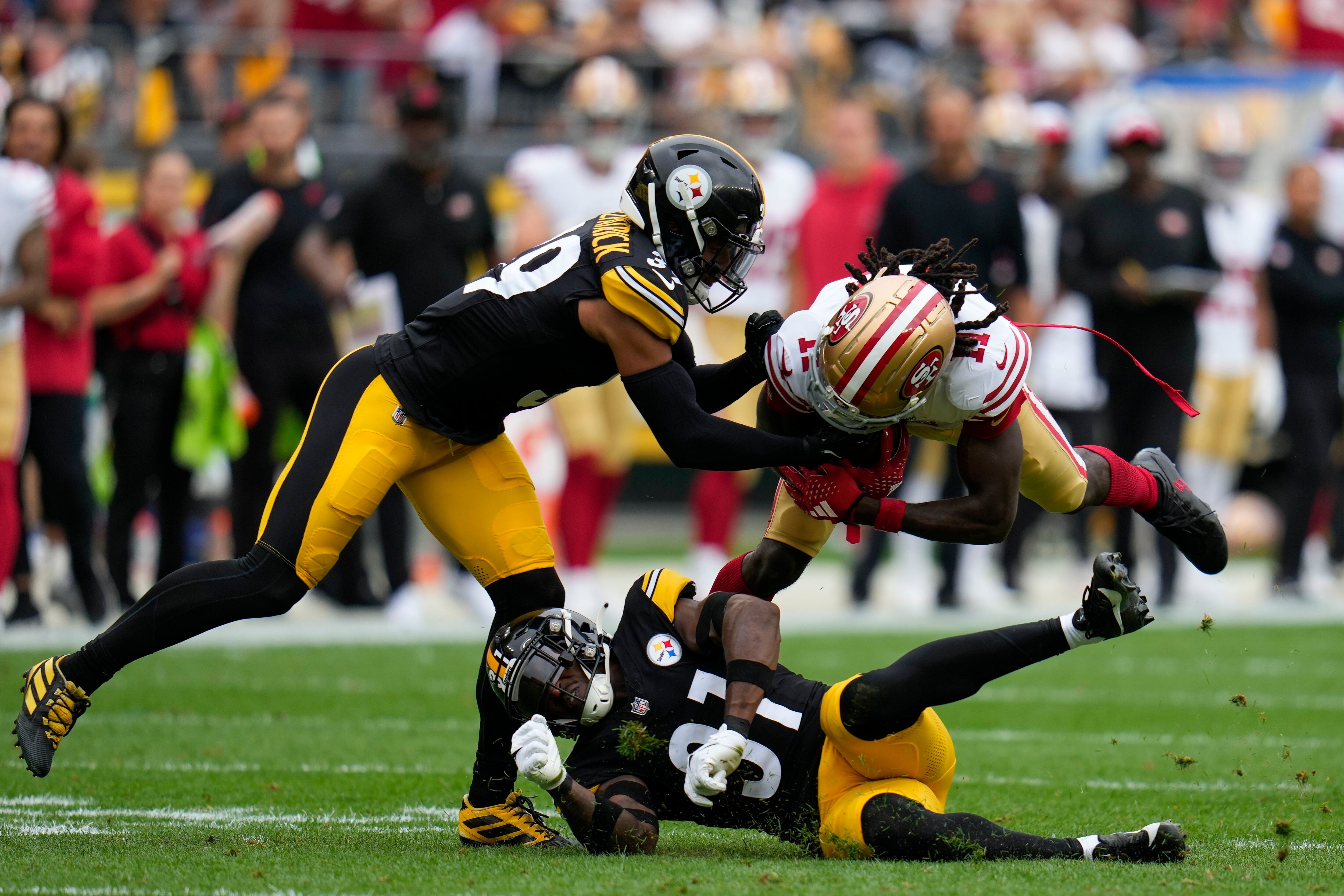 Fred Warner Tackles Steelers Running Back to Force Third Down