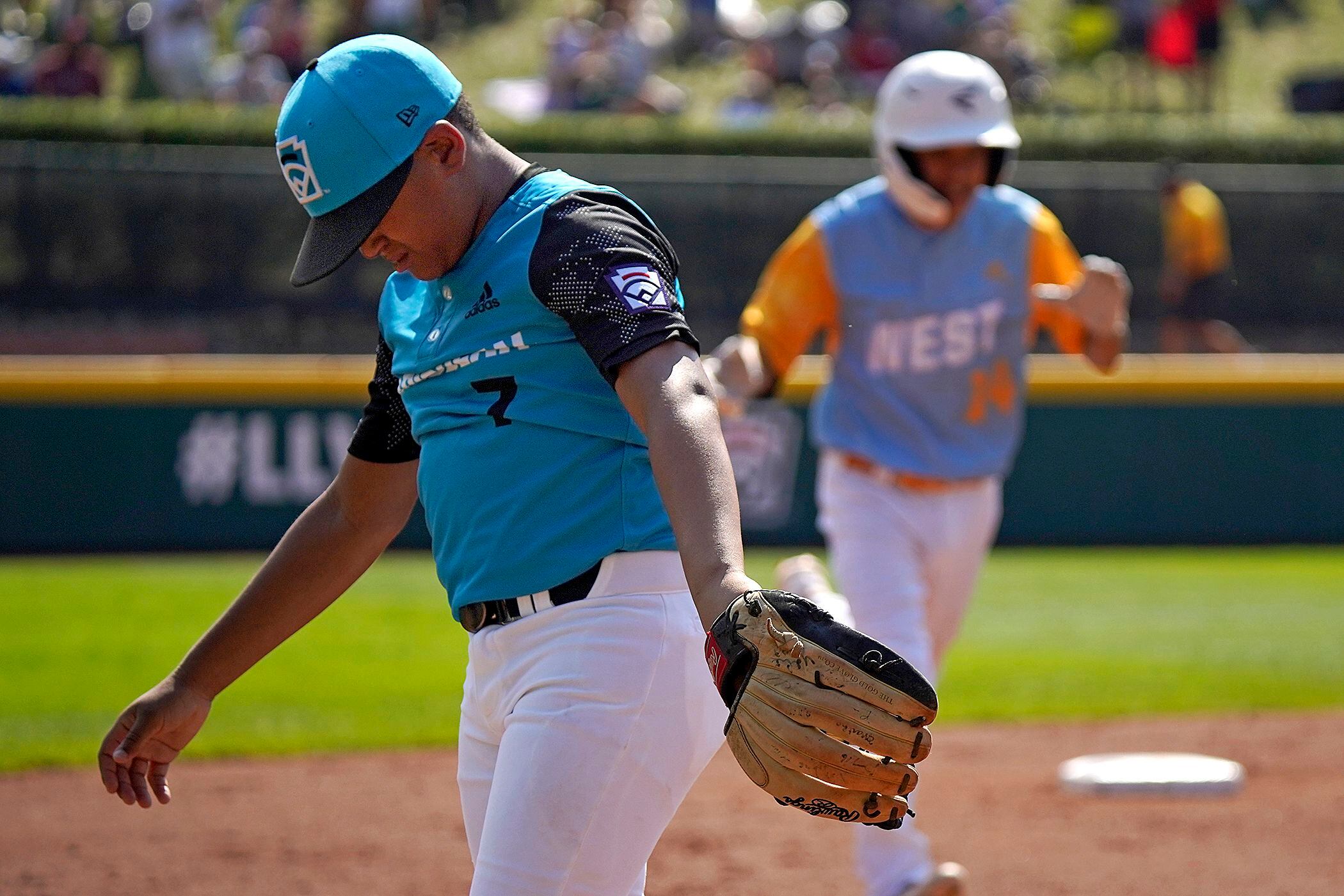 Hawaii defeats Curacao to win Little League World Series