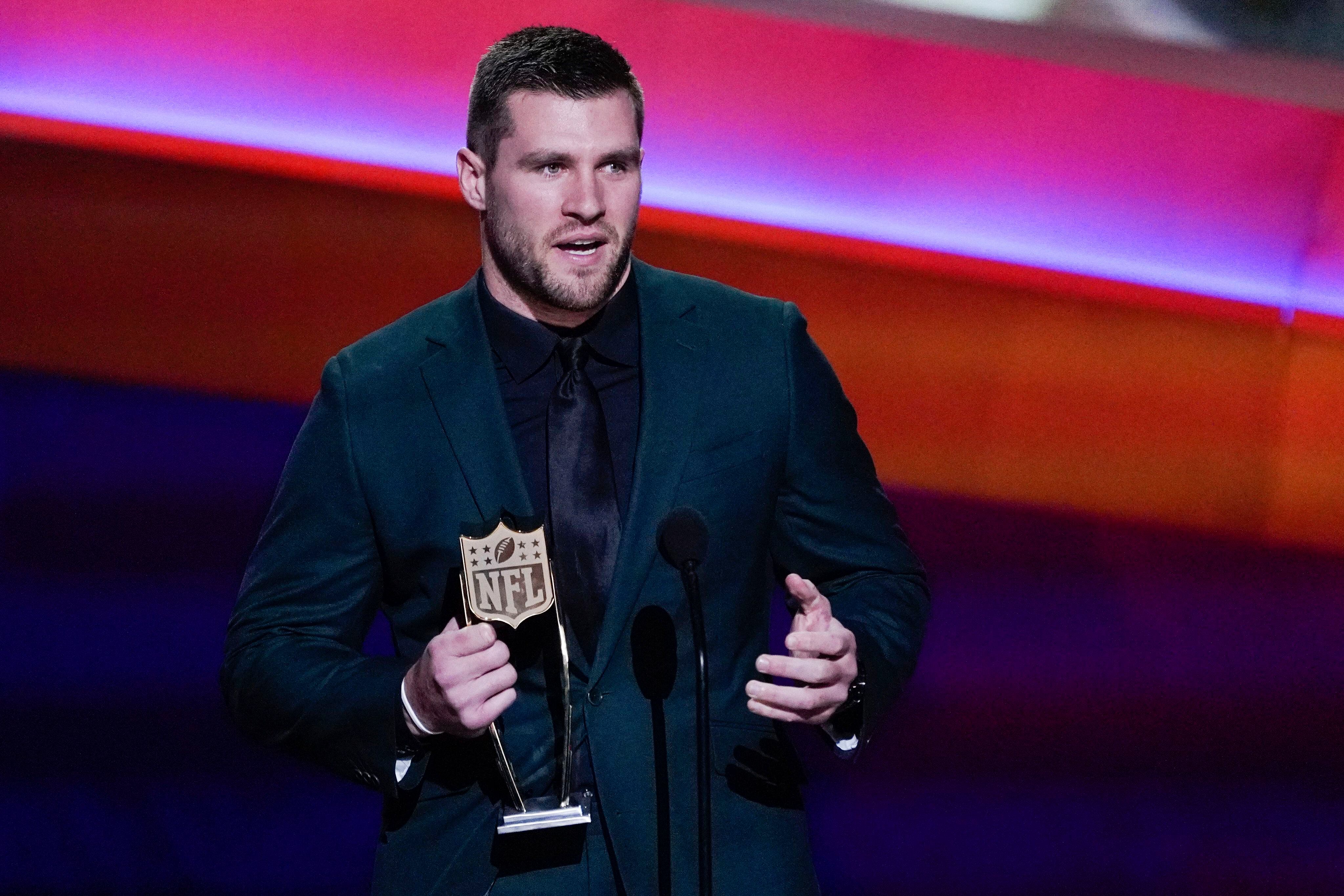 Rodgers, Watt, Burrow among award winners at NFL Honors