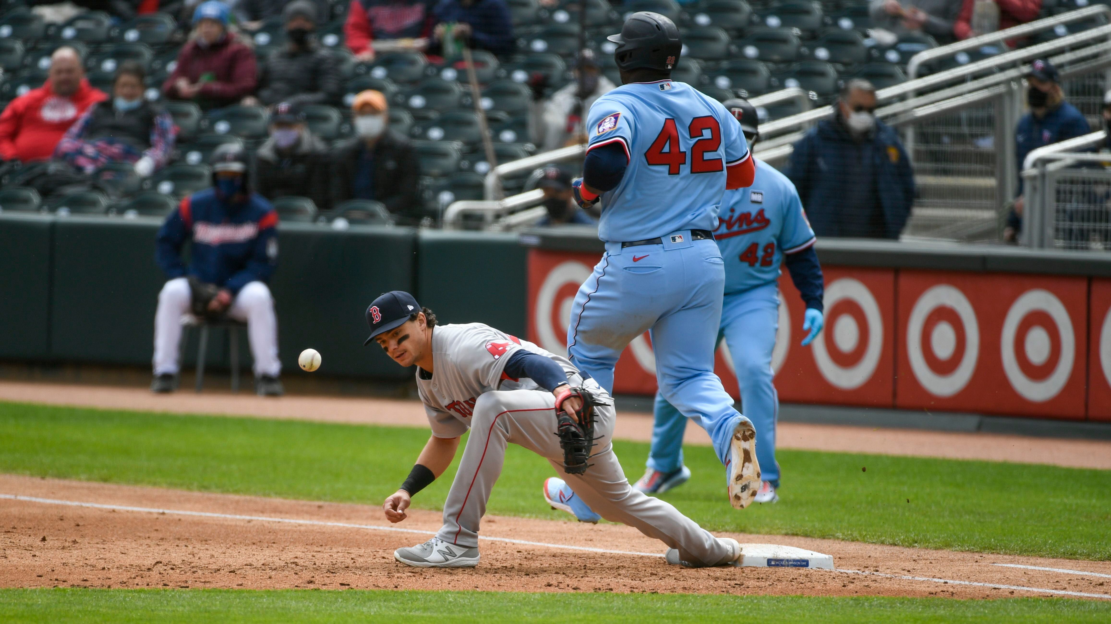 Twins call up Shaun Anderson, send Cody Stashak to St. Paul site