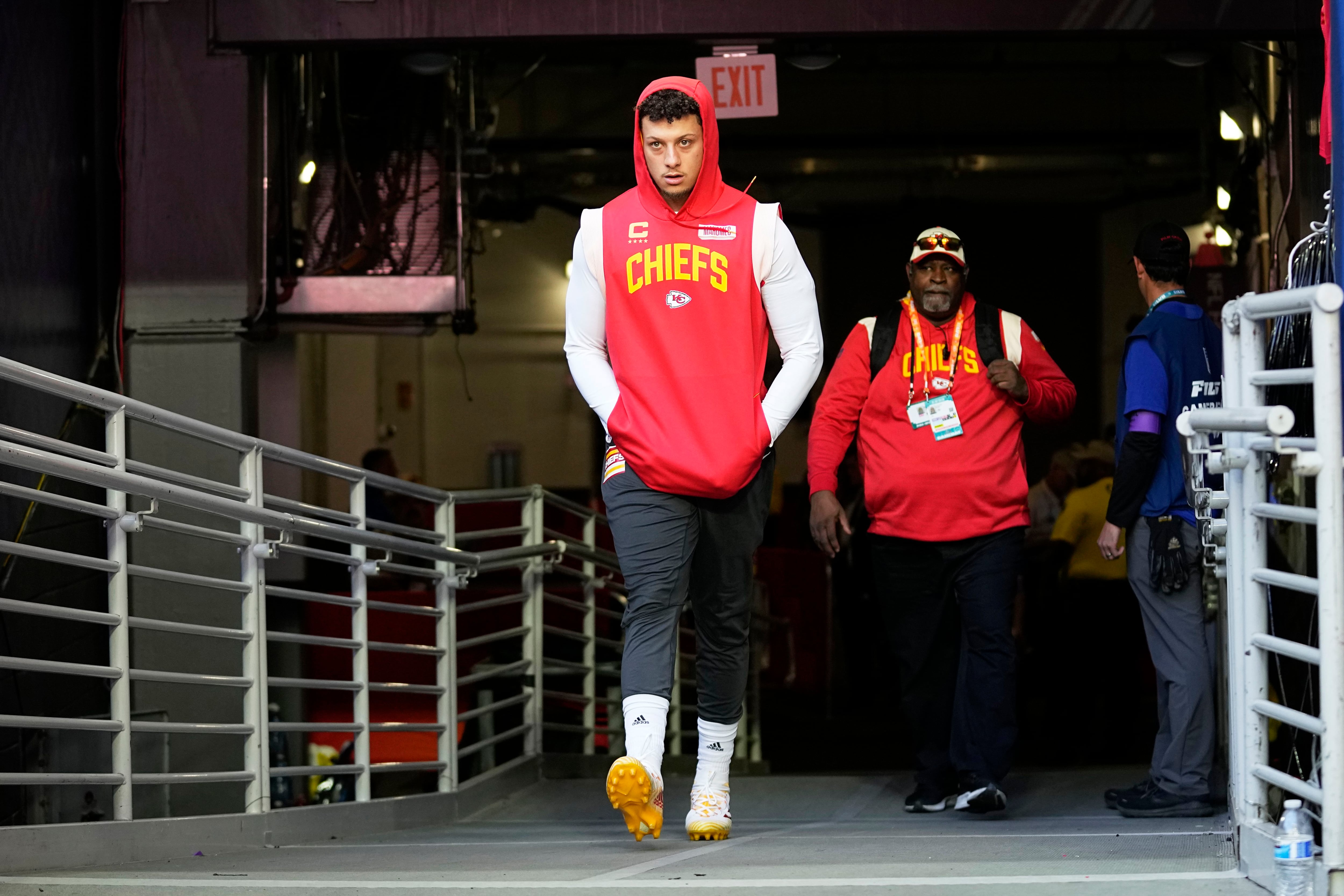 Las Vegas, Nevada, USA. 5th Feb, 2022. Kansas City Chiefs quarterback Patrick  Mahomes (15) dances to the chants from the fans during the AFC Pro Bowl  Practice at Las Vegas Ballpark in