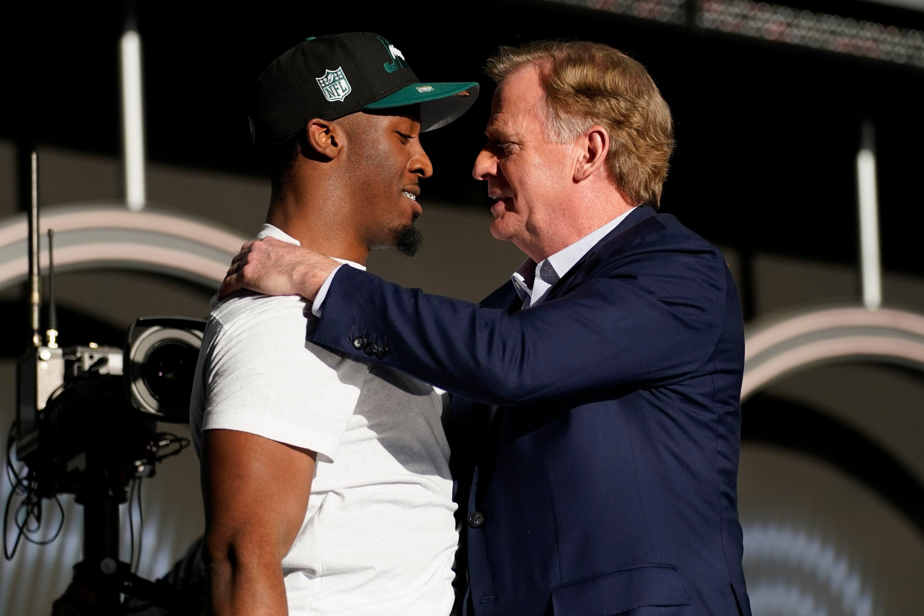 Eagles grades for each 2022 NFL draft pick: Jordan Davis and Nakobe Dean  selections get good marks – The Morning Call