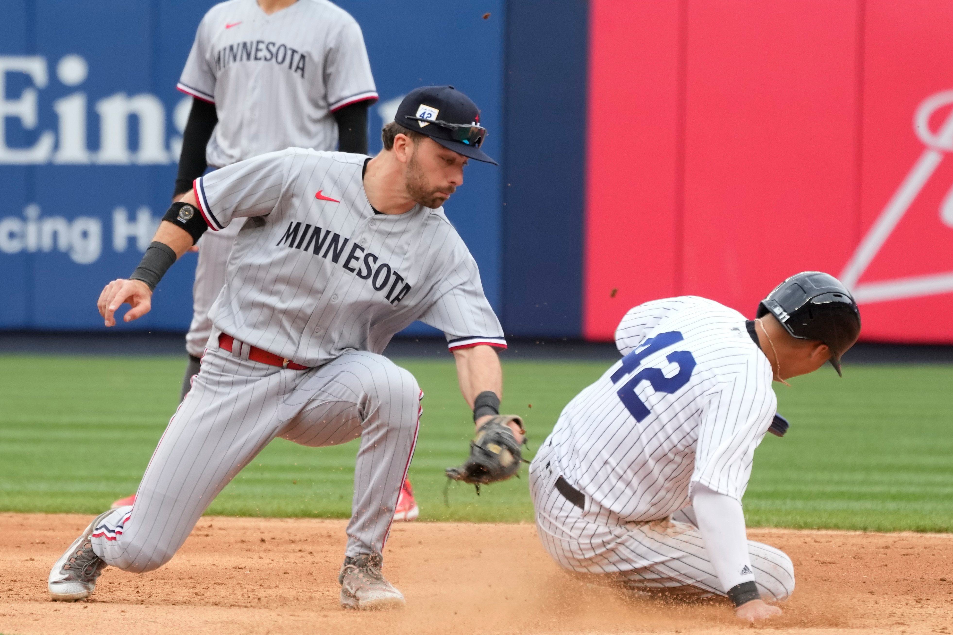 Twins place Gallo on IL with intercostal strain