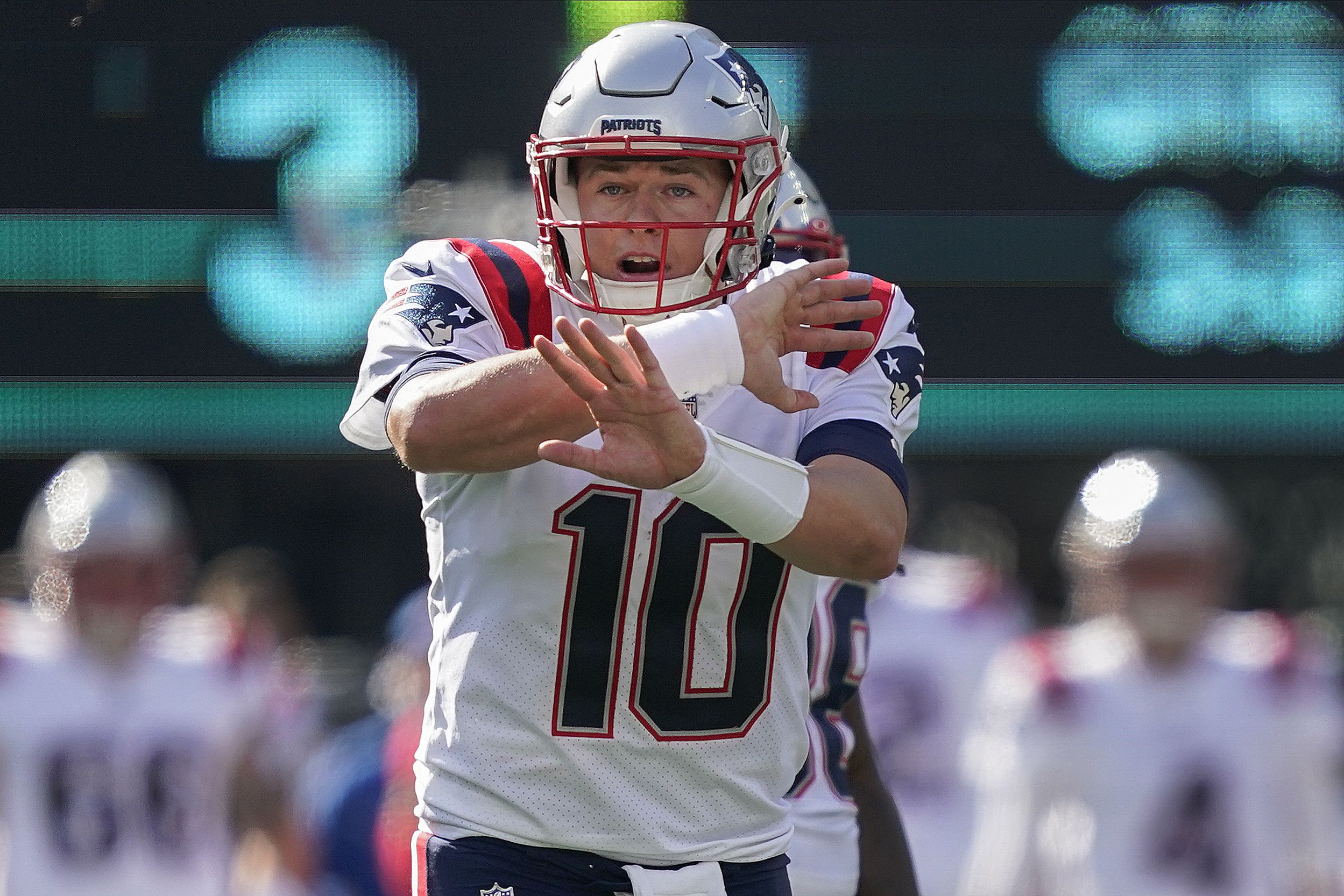 Patriots beat Jets, Belichick passes Halas on all-time wins list