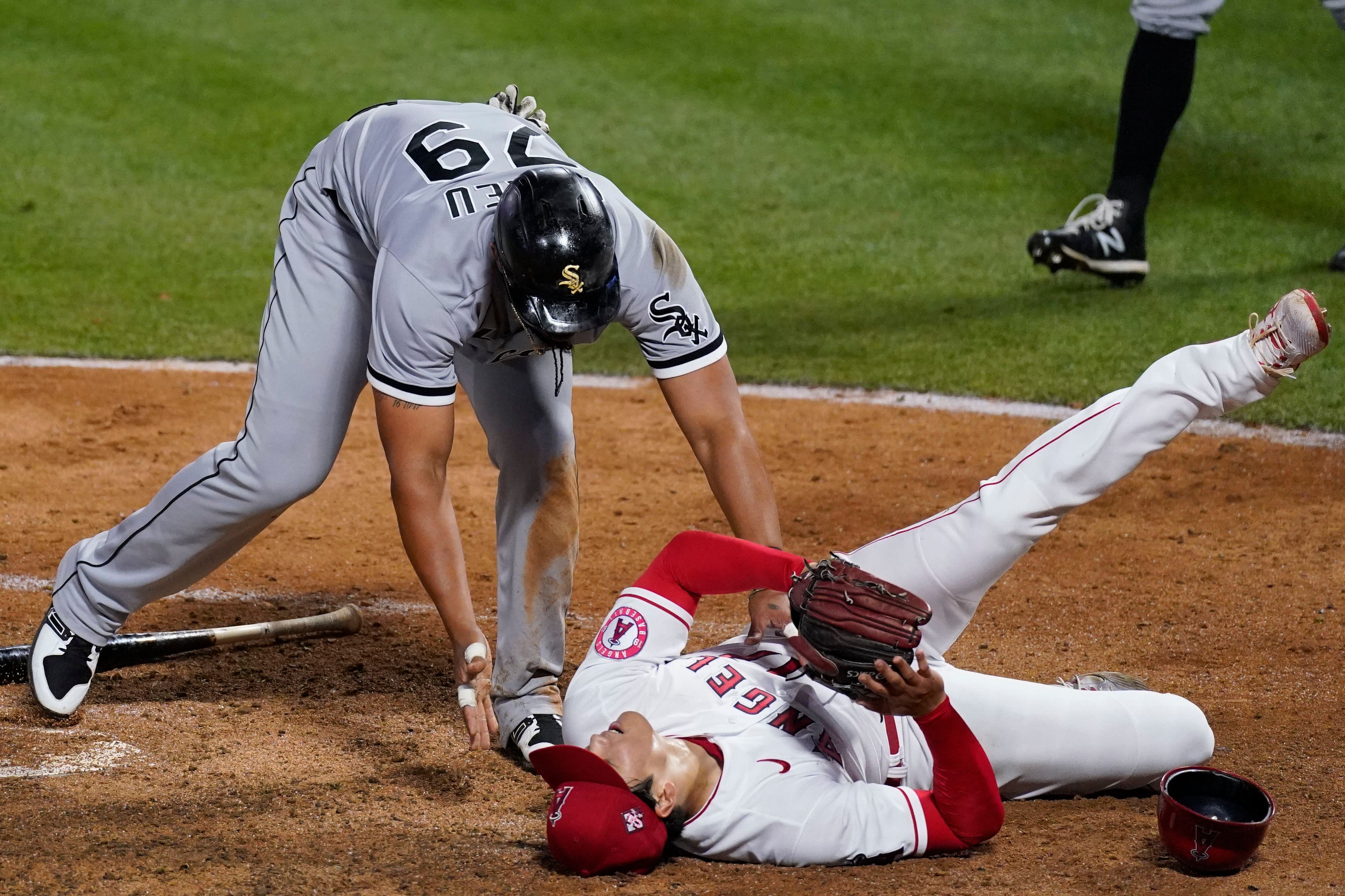 Ohtani Throws 101 M.P.H. Fastball and Hits 451-Foot Homer - The New York  Times